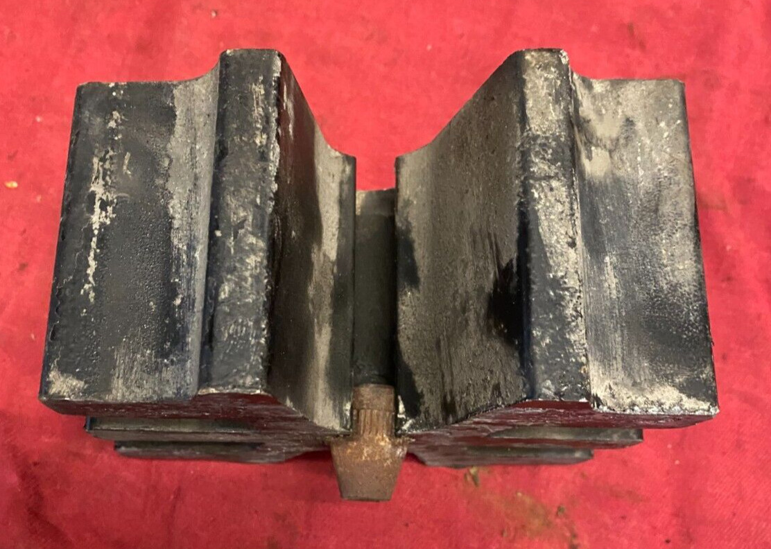 Paccar Front Axle Spacer Block B80-6011-070, 16537AA