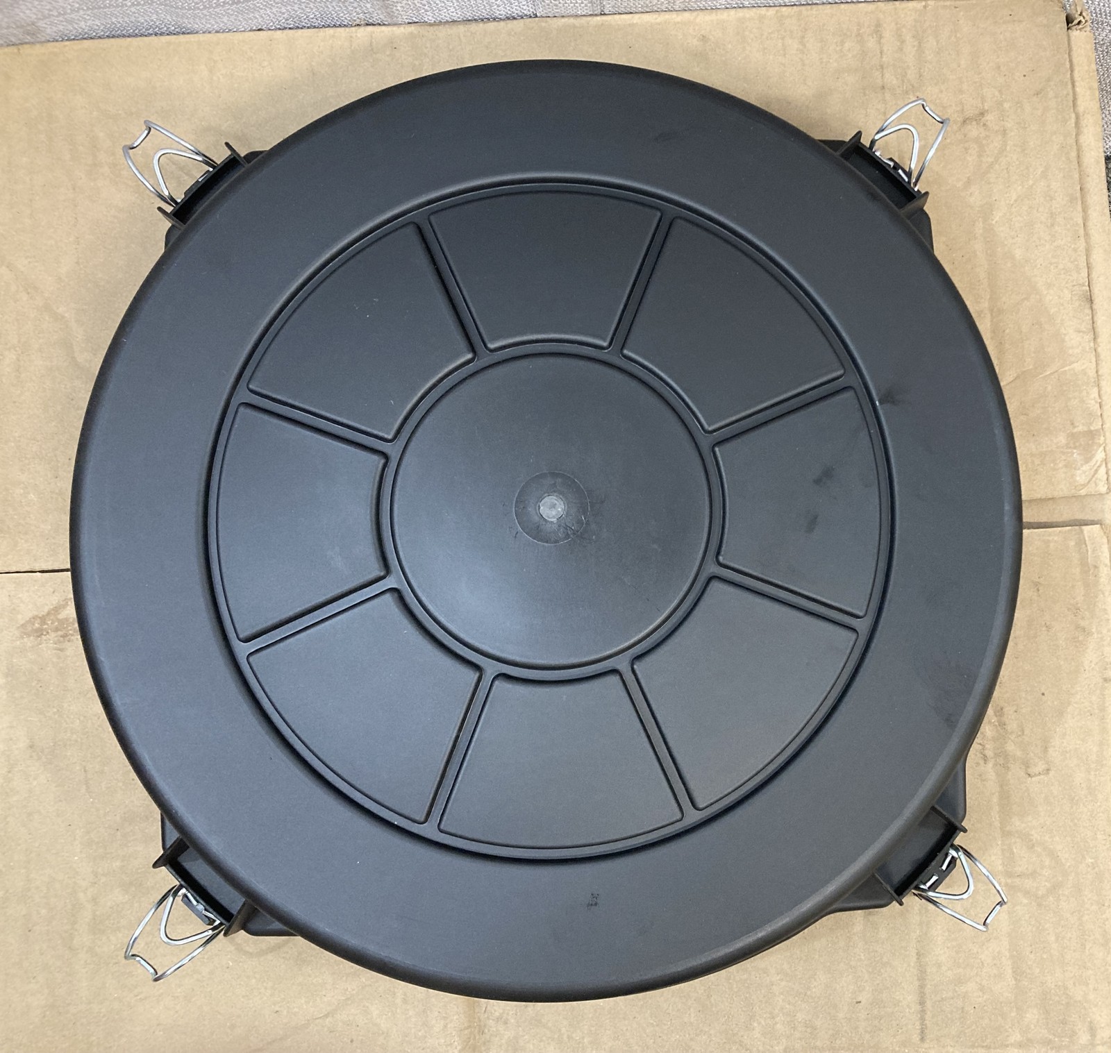 New Genuine International 2585269C1 Air Cleaner Cover, Navistar Compatible