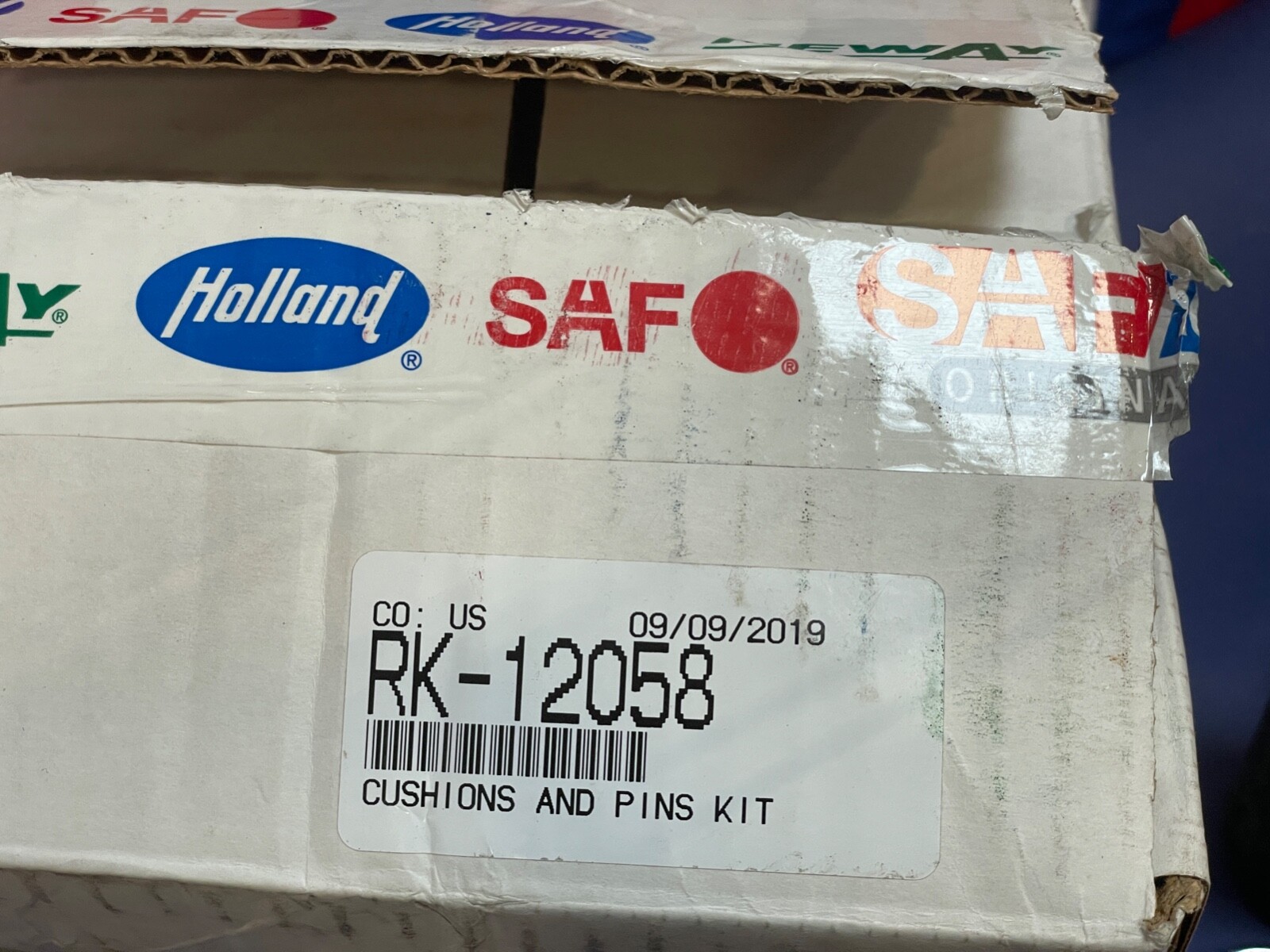 Saf Holland RK-12058 Cushions And Pins for XA-351-TT Yard Spotter Fifth Wheel