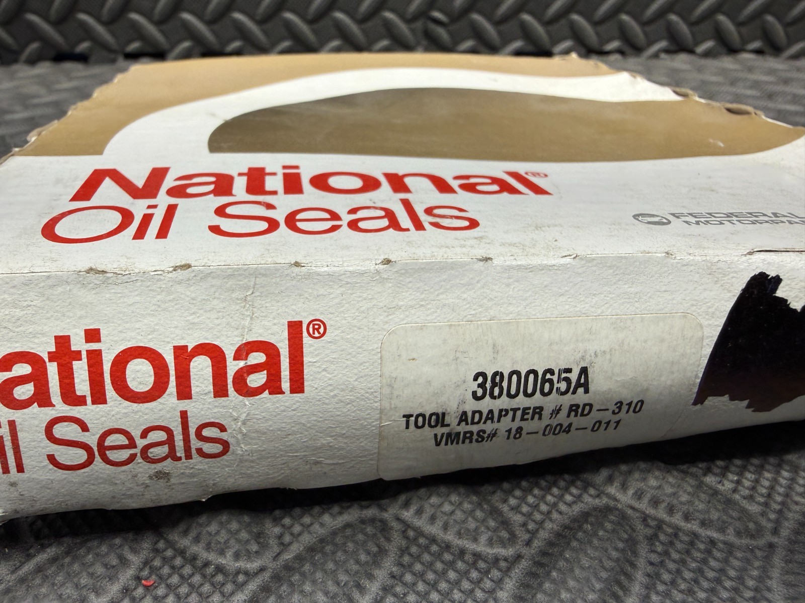 National 380065A Federal Mogul Trailer Axle Wheel Oil Seal