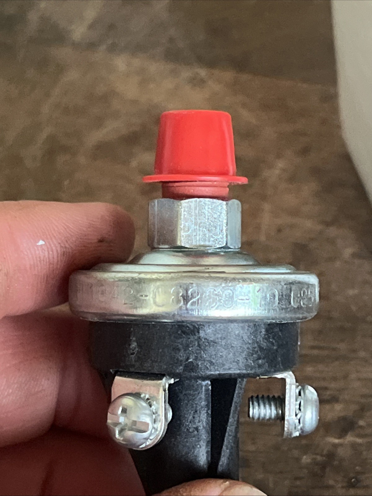 NOS BORGWARNER 1042 08240 10 OIL PRESSURE SWITCH