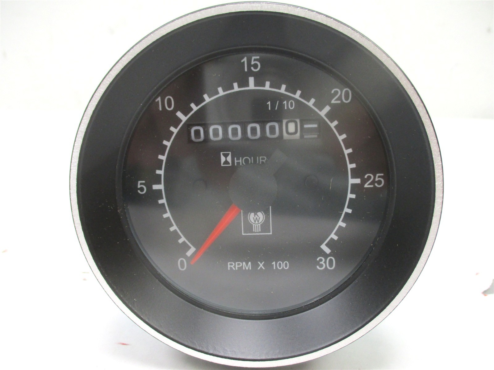 Q43-1018-5 NEW PACCAR ELECTRIC TACHOMETER + HOURMETER GAUGE 3″ KENWORTH