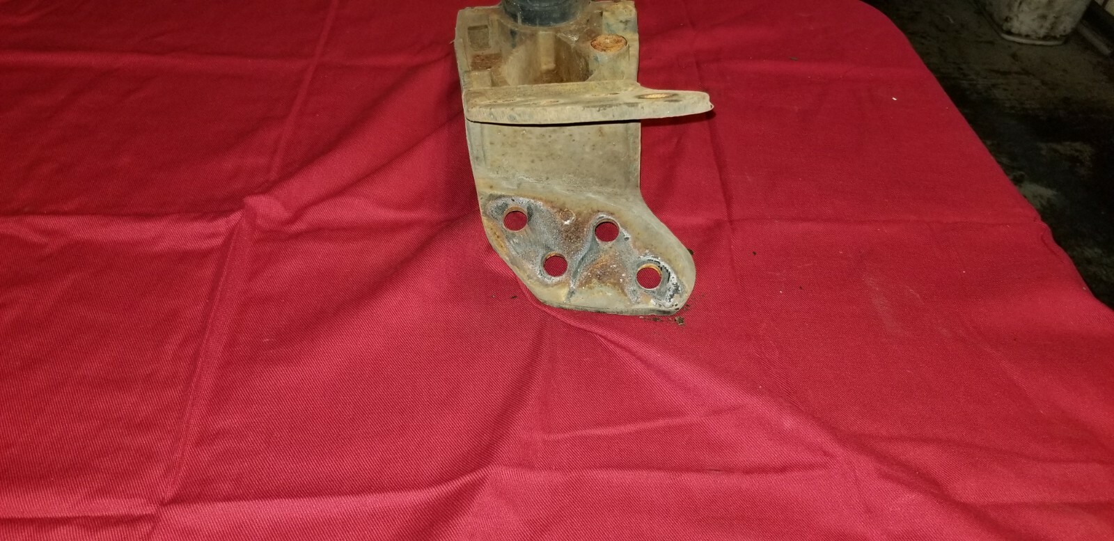 INTERNATIONAL PROSTAR BRACKET 3844013C4 LH CAB MOUNT
