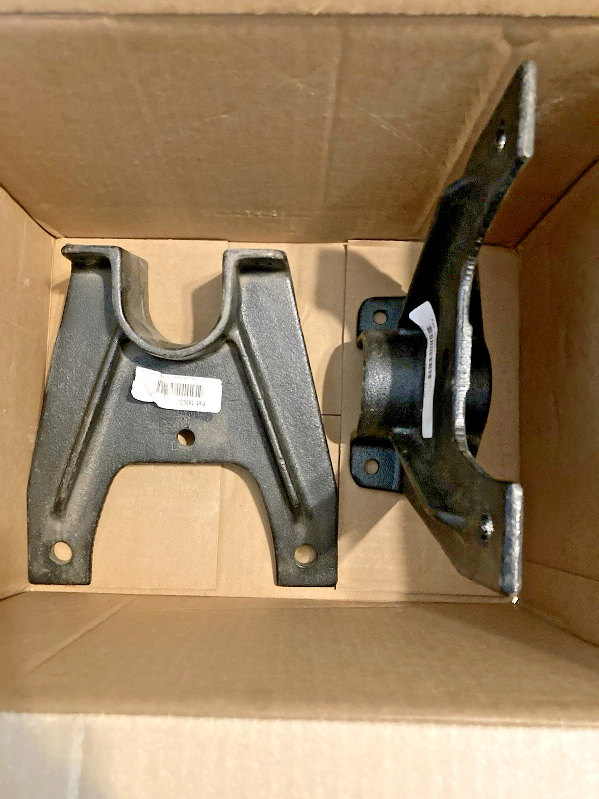 Pair of Two Reyco Granning 1966701 Stabilizer Brackets Machined STD 8.51# NOS