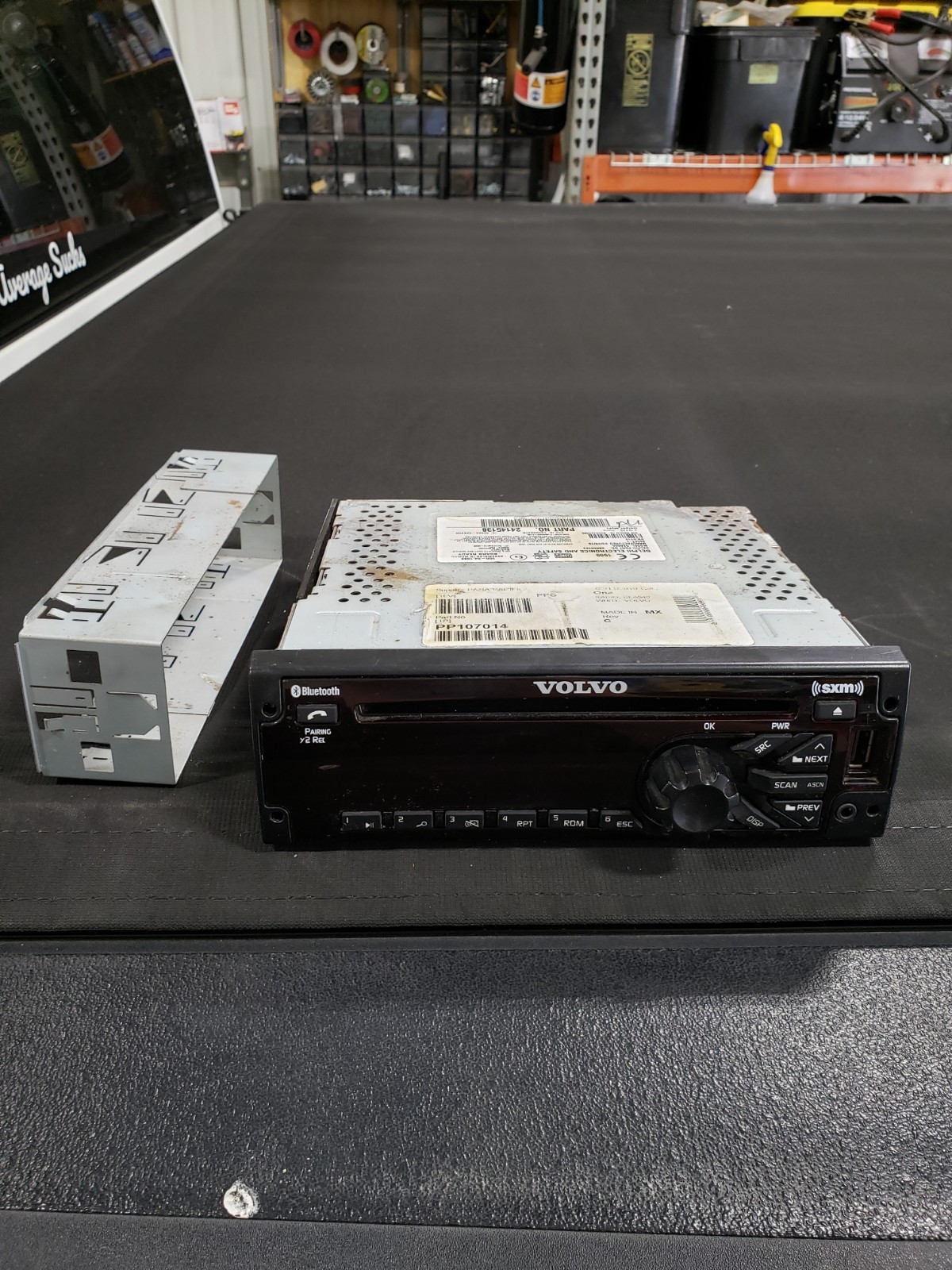 Volvo VNL Bluetooth SXM Radio 24145138, Delphi Item DEA500, Item # M2026J