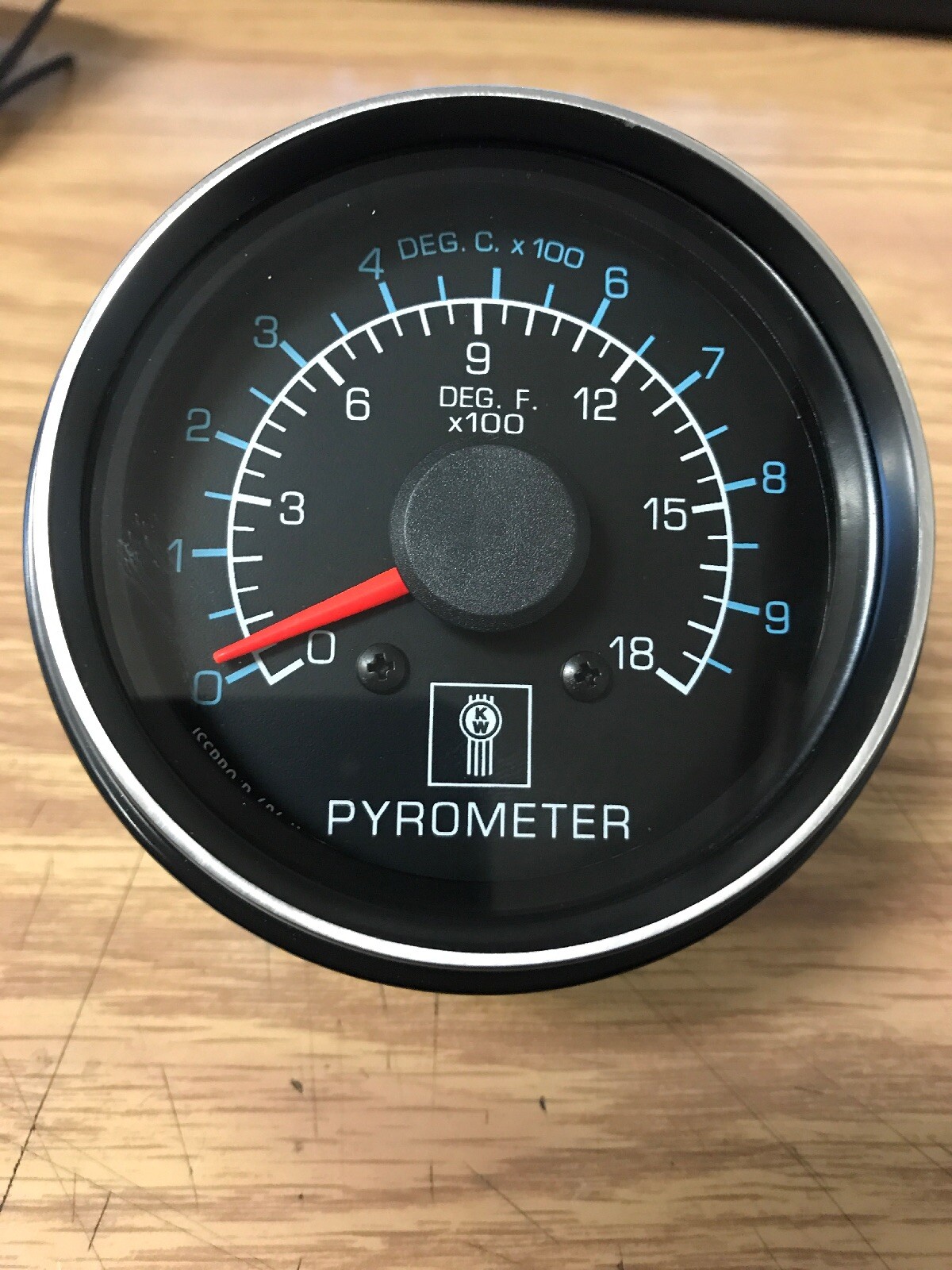 NEW PACCAR OEM KENWORTH W900B 3″ PYROMETER GAUGE 0 – 1800°F w/ LOGO ~ K152-317