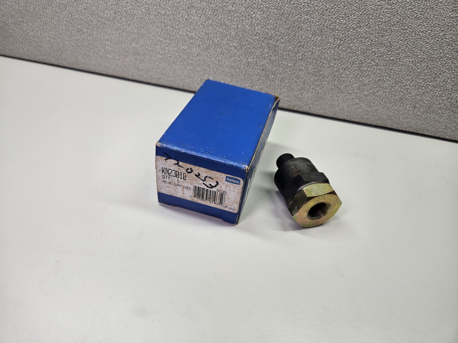 Haldex Midland KN23010 one-way air brake check valve N13526AG
