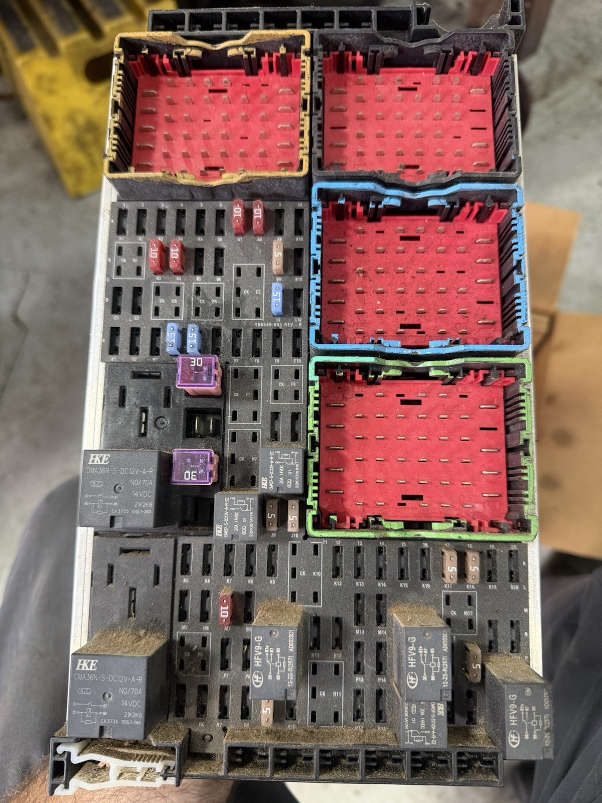 Peterbilt/Kenworth PDC Fuse Box Paccar Part #P27-1297-0101