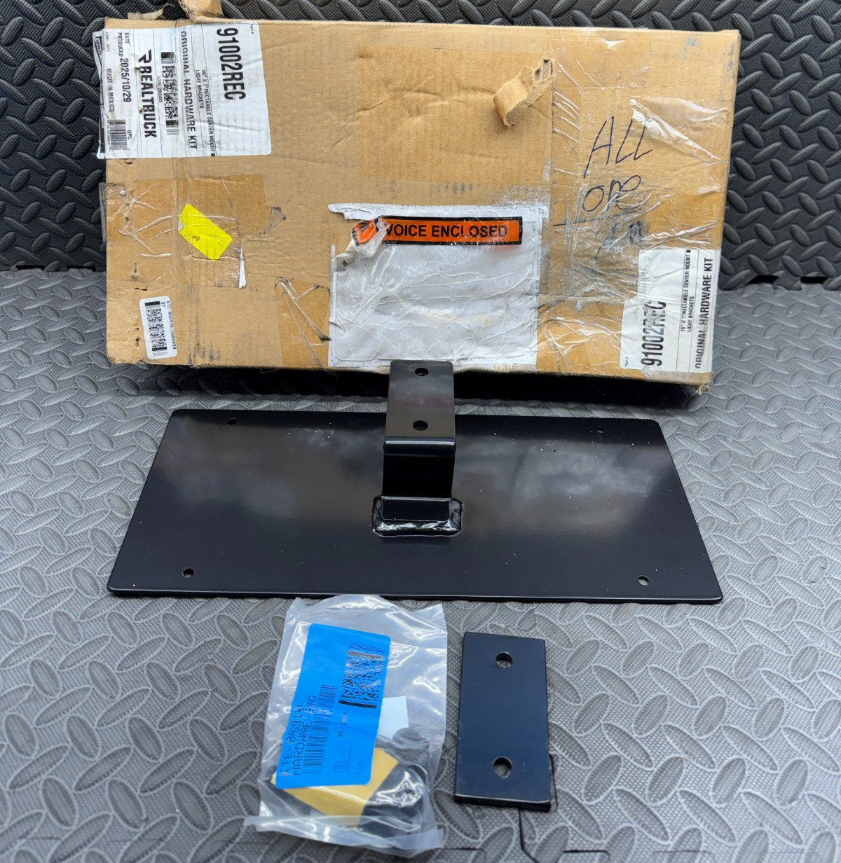 Realtruck 91002REC 16″ x 7″ Rectangular Utility Light Bracket Assembly