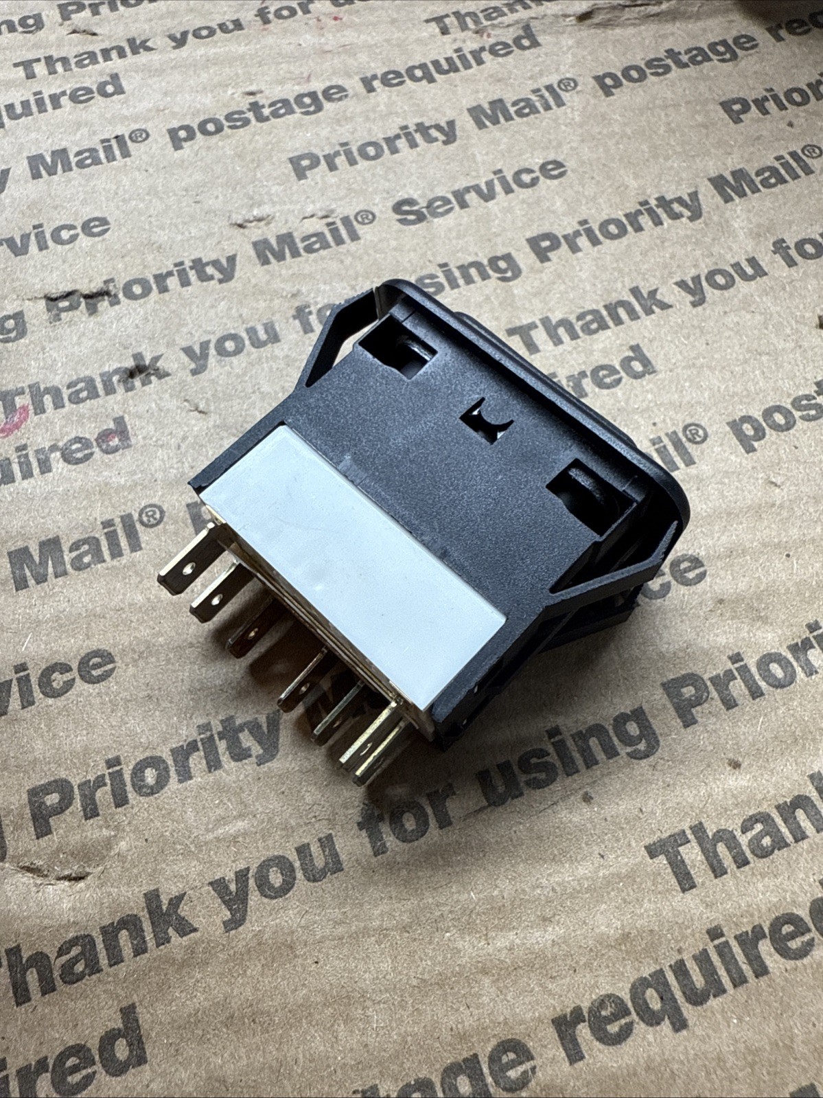 New Freightliner Spot Lamp Rocker Switch – P/N A06-30769-111