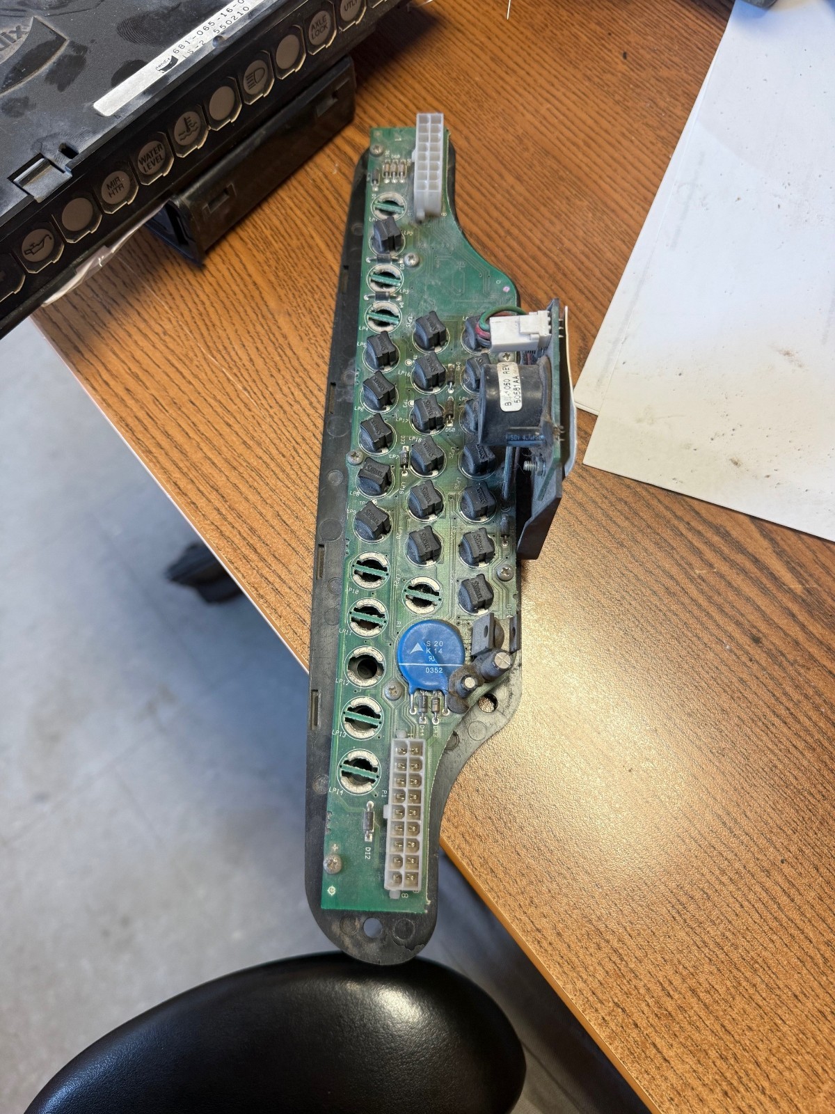 Peterbilt warning lamp module 17-03283