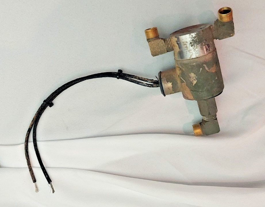 Transfer case shift lock air solenoid value for M939 & M939A2 5 Ton Series