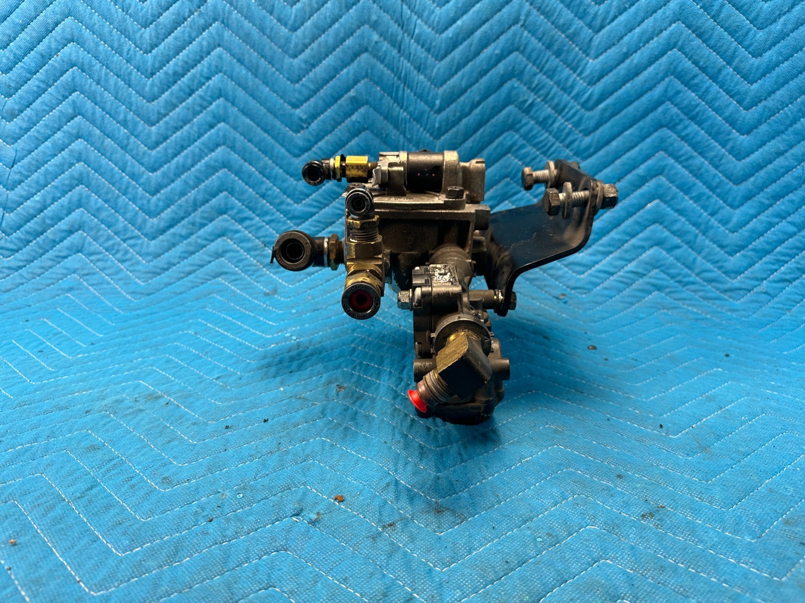 Kenworth T680 Paccar Bendix ABS Brake Traction Valve w/Bracket & Tubes 2023 OEM