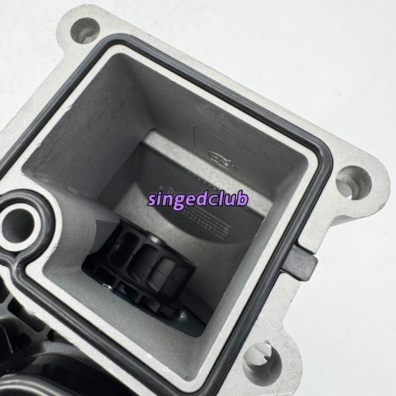 New Oil Crankcase Ventilation Separator for Volvo D13 MP8 21122541 21475228