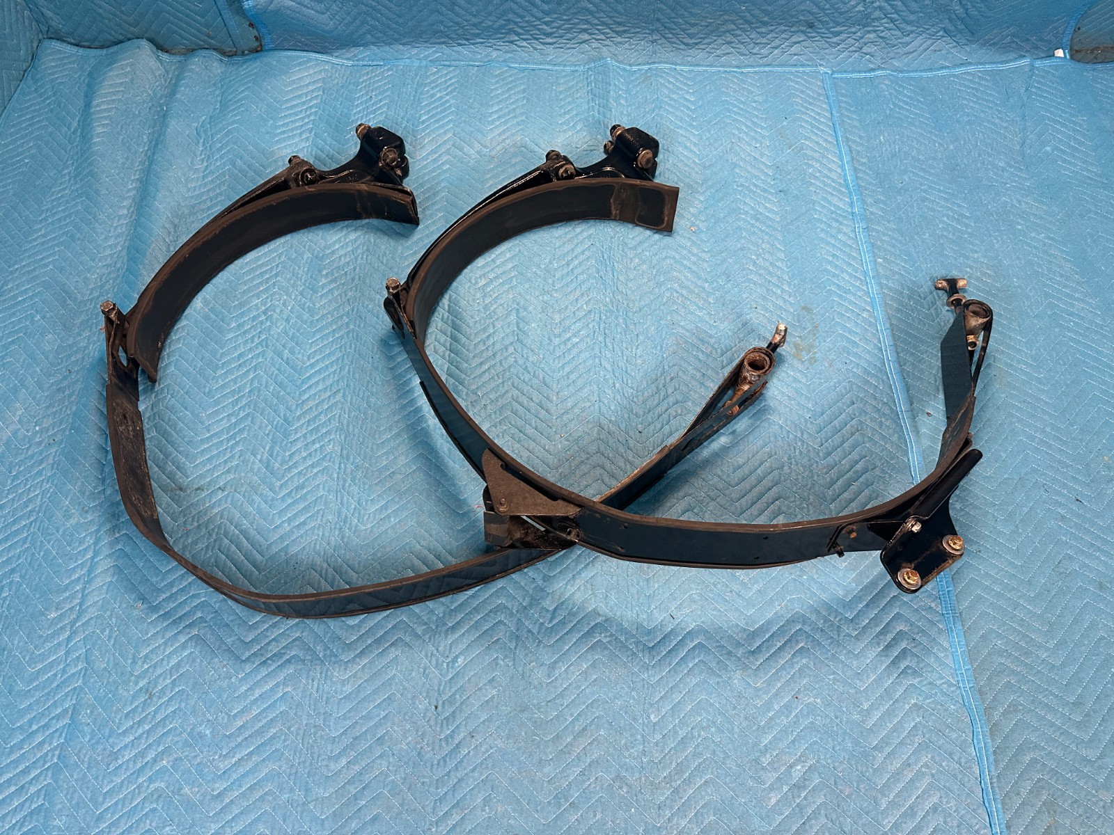 Freightliner Cascadia 126 Fuel Tank Hanger Bracket w/Strap Driver 2pc Set 20 OEM
