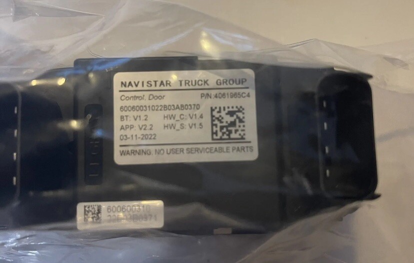 4061965C4 OEM International/Navistar Driver Side Window/Mirror Control Pod.