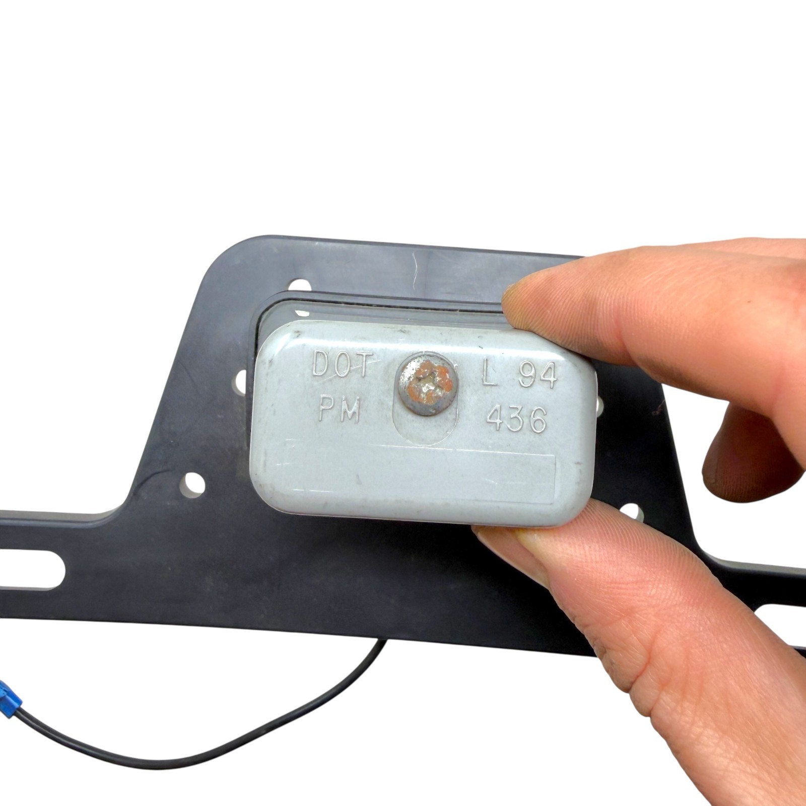 Commercial Vehicle License Plate Light DOT PM 50R00-0154 with Mounting Bracket