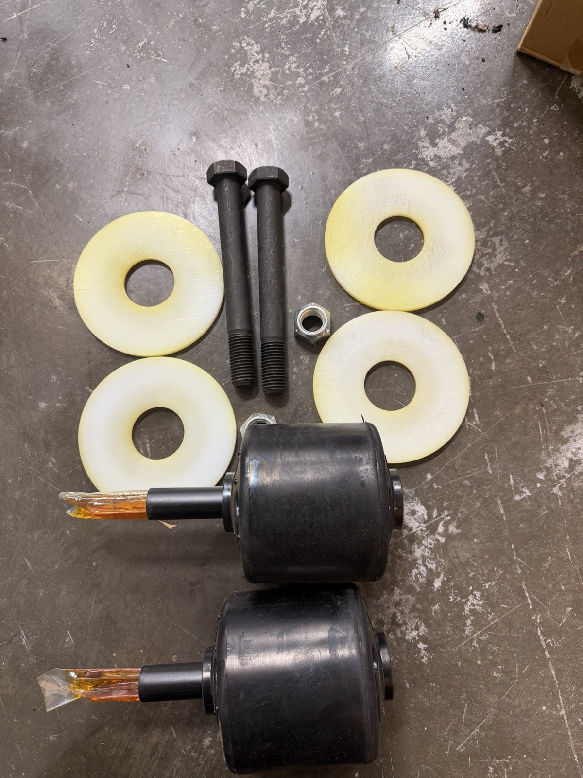 Hendrickson A-6914 Pivot Bushing Kit NOS *2 Sets*