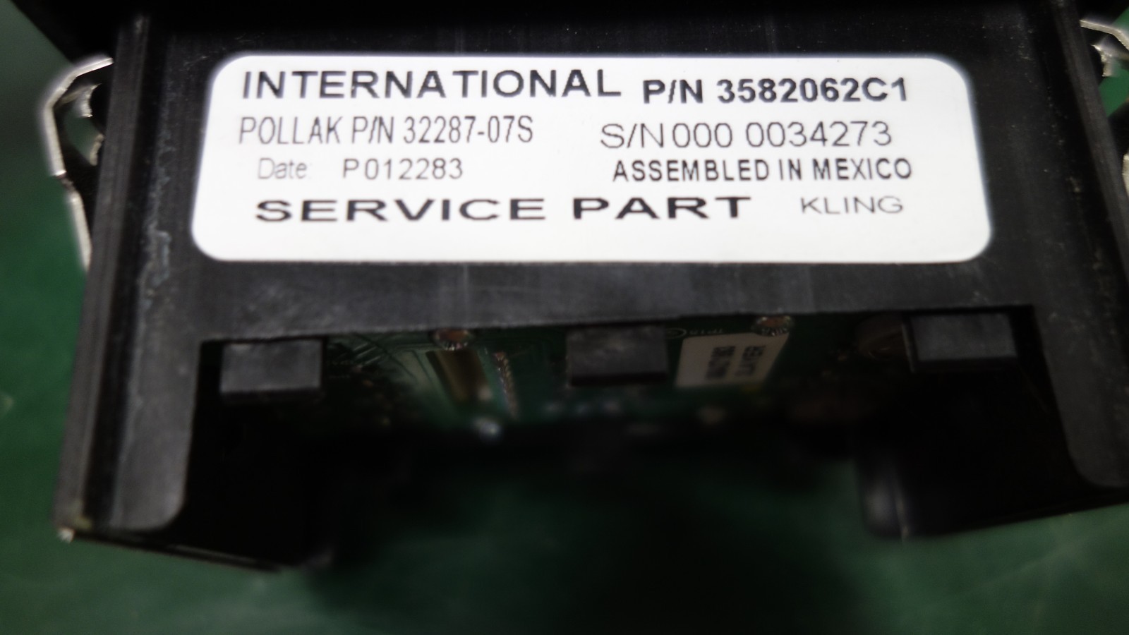 International Three Switch Panel 3582062c1