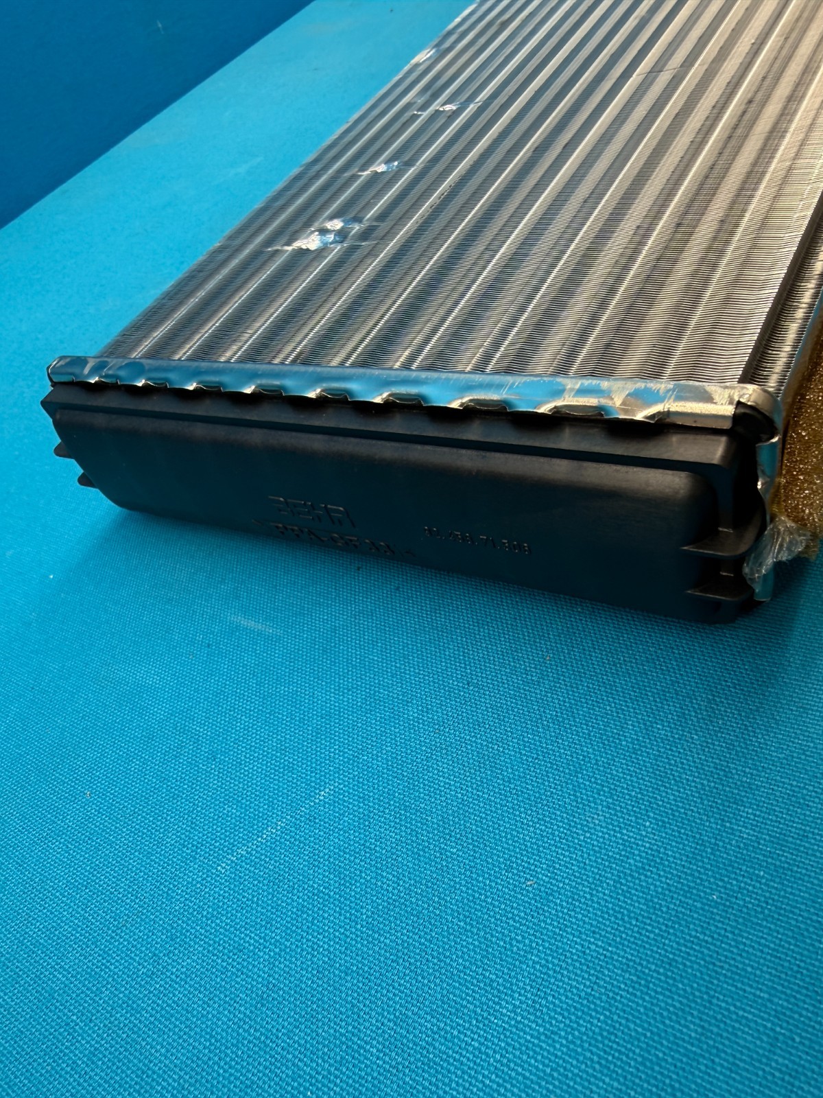 Genuine OEM Volvo 85104947 Replacement HVAC Heater Exchanger Core Assembly