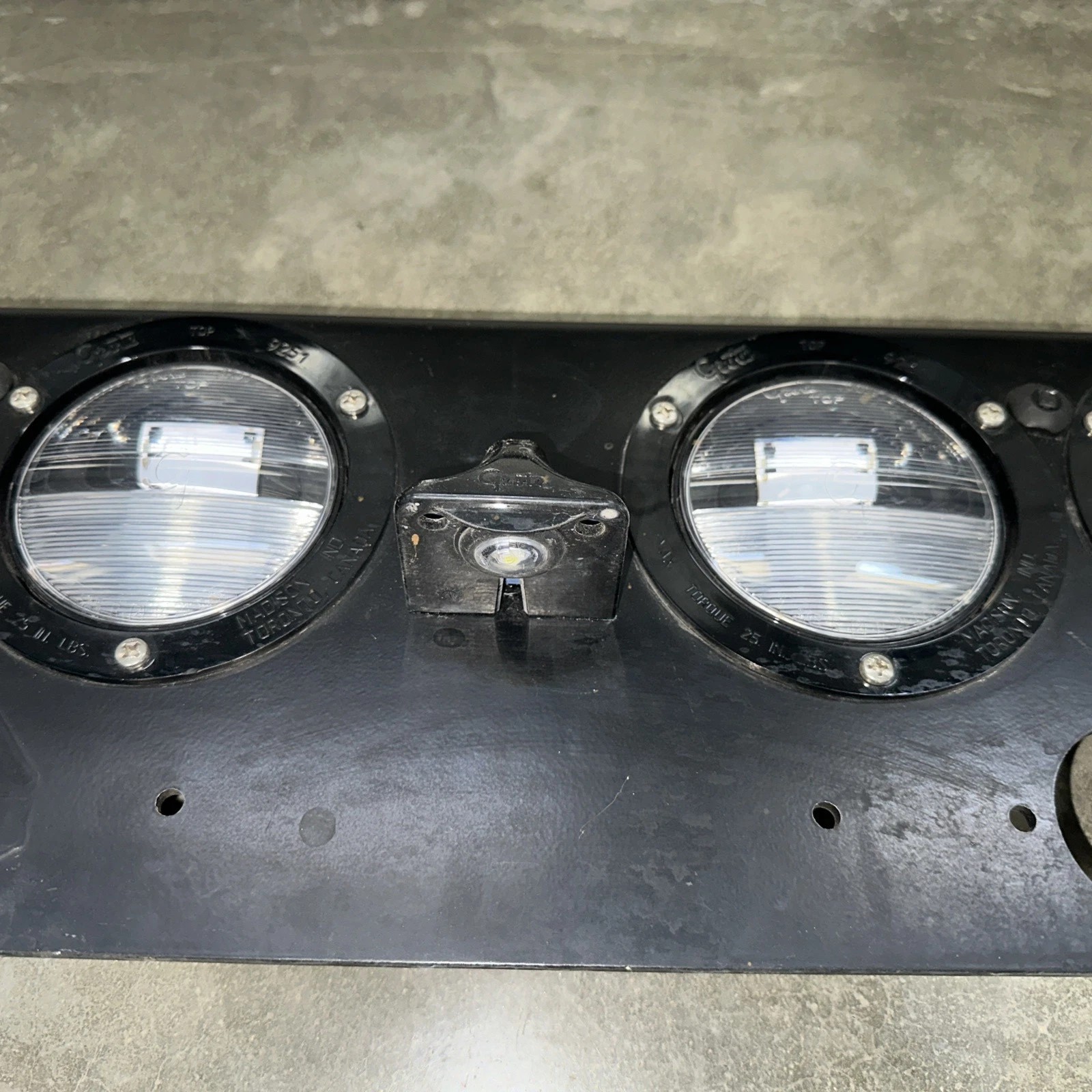 PACCAR GROTE TRUCK LED REAR TAILLIGHT BAR PANEL A11-2264 KW PETERBILT SEMI