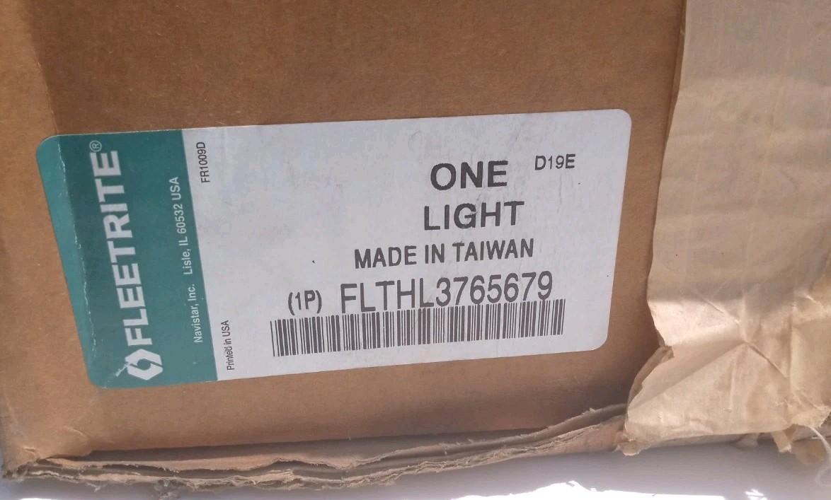 Fleetrite FLTHL3765679 Heavy Duty Truck Part OEM Headlight Replacement New