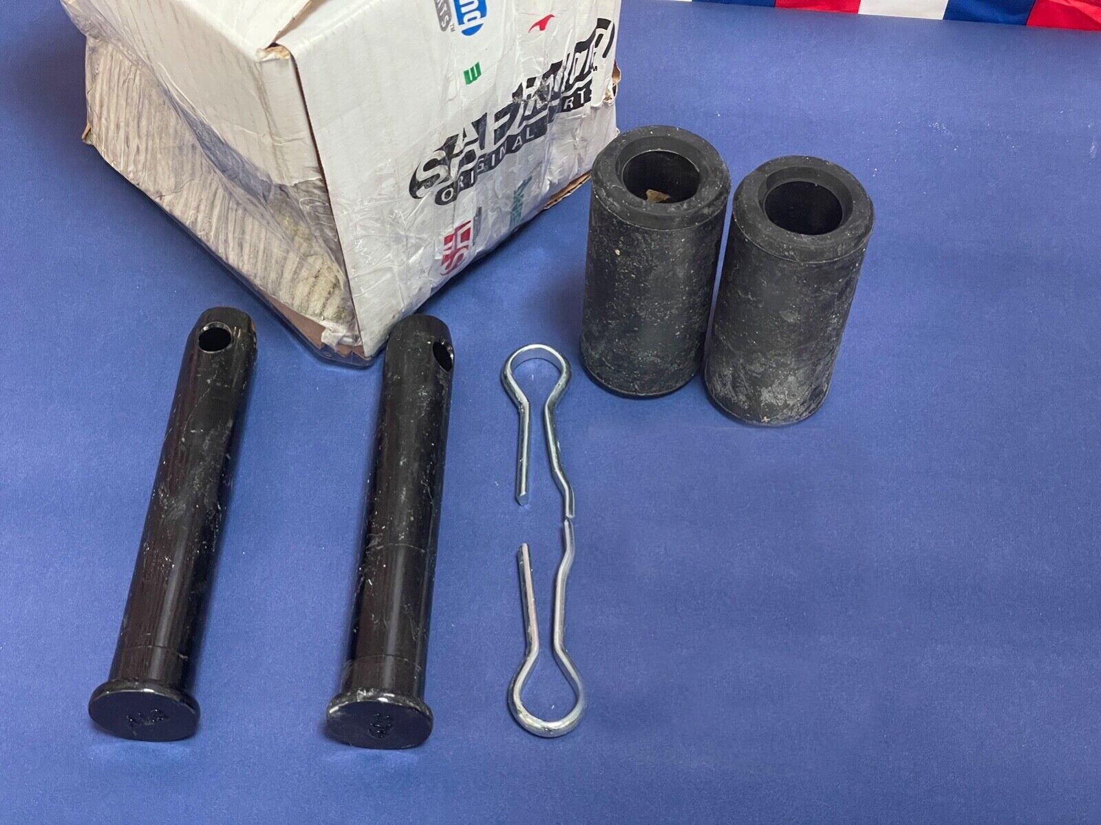 Saf Holland RK-12058 Cushions And Pins for XA-351-TT Yard Spotter Fifth Wheel