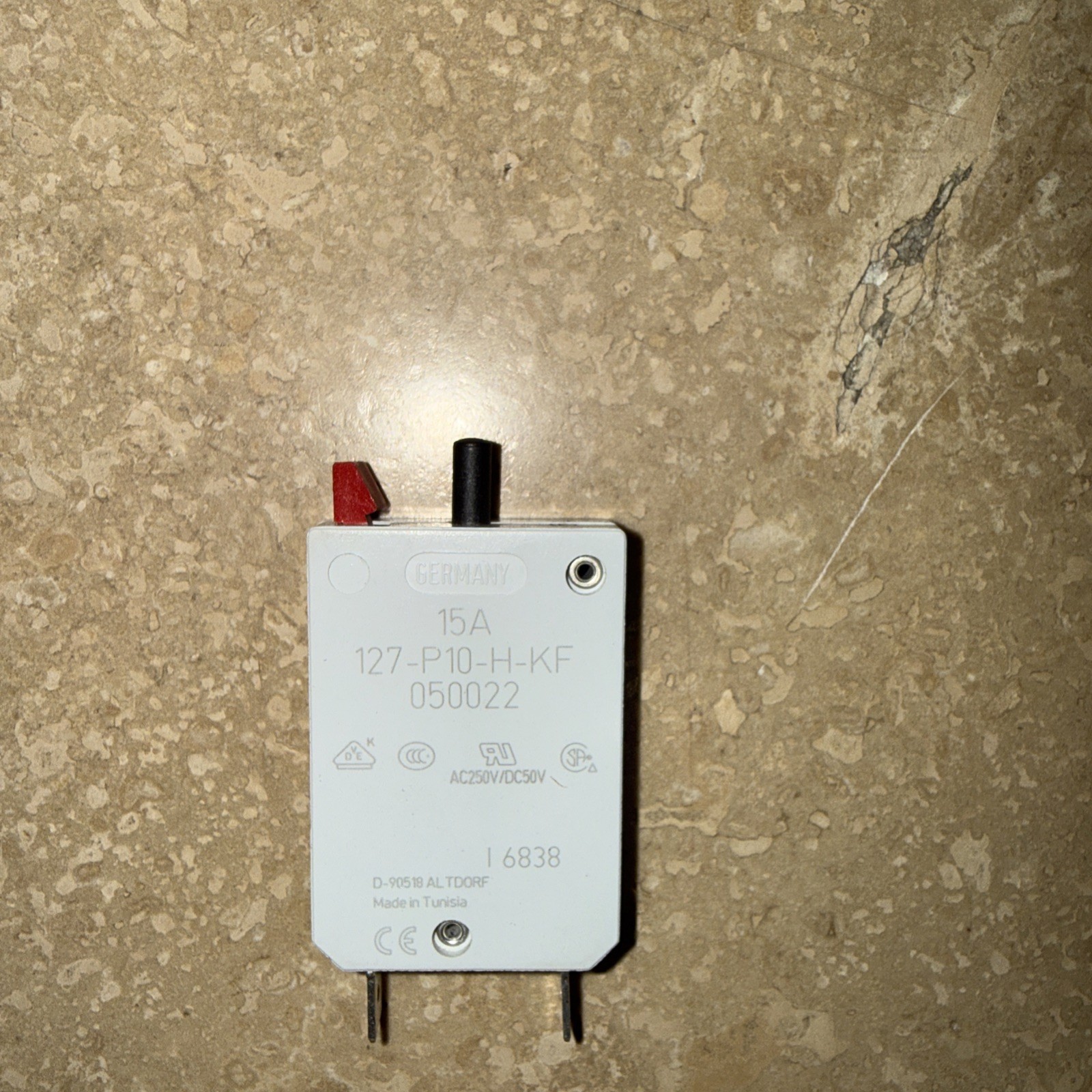 E-T-A 127-P10-H-KF-050022 Circuit Breaker 15A 28V DC 250V AC. Made In Germany