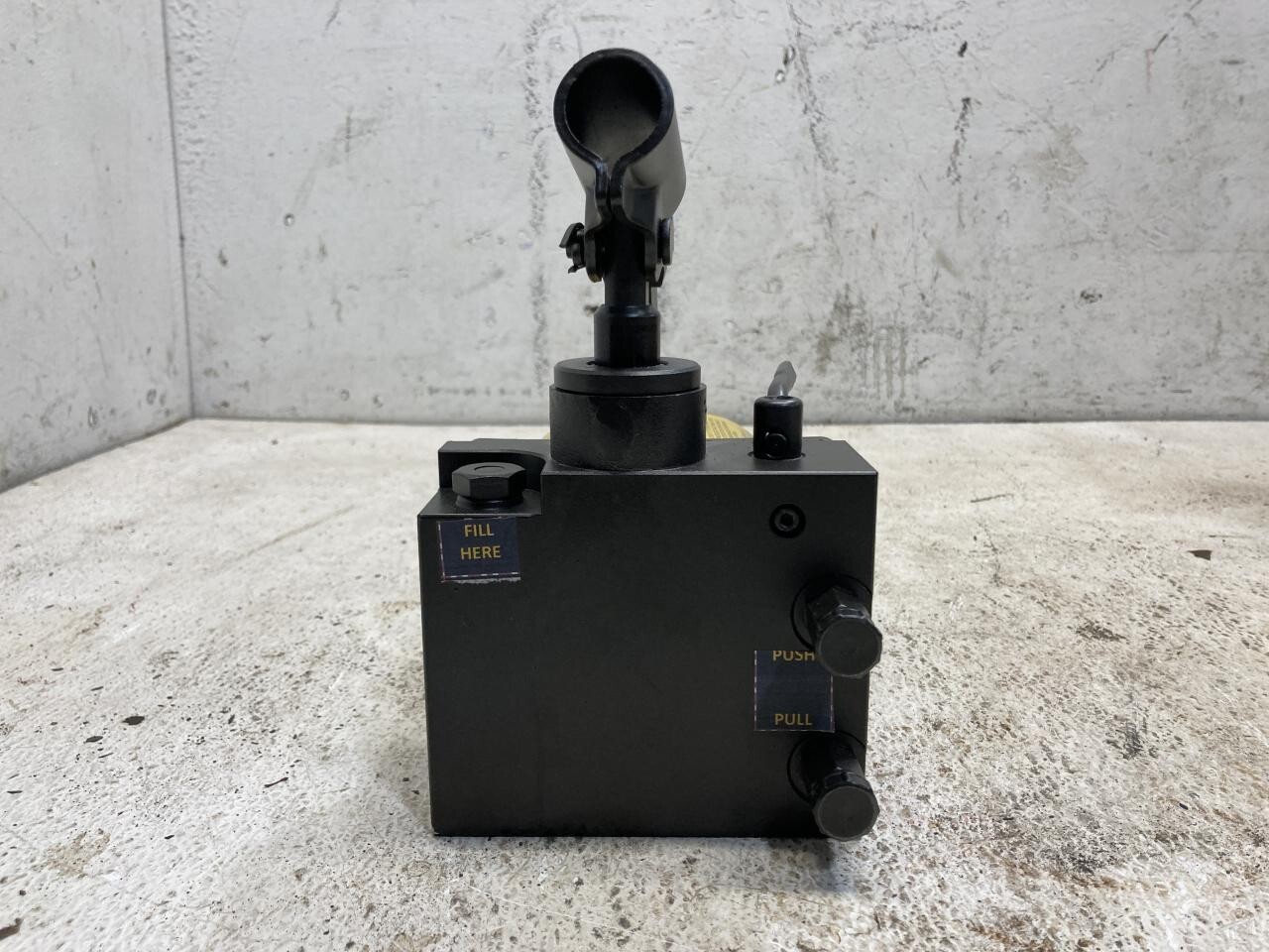 PA EM39620 Cab Jack – New