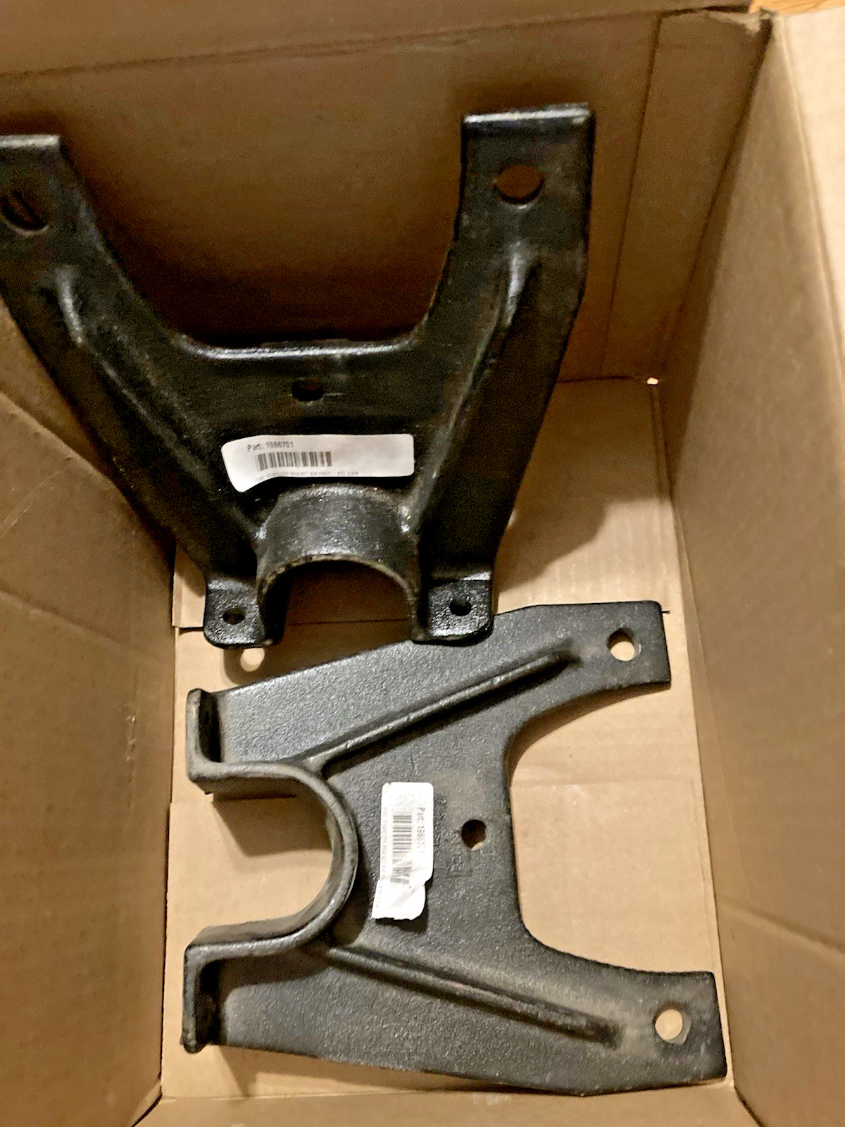 Pair of Two Reyco Granning 1966701 Stabilizer Brackets Machined STD 8.51# NOS