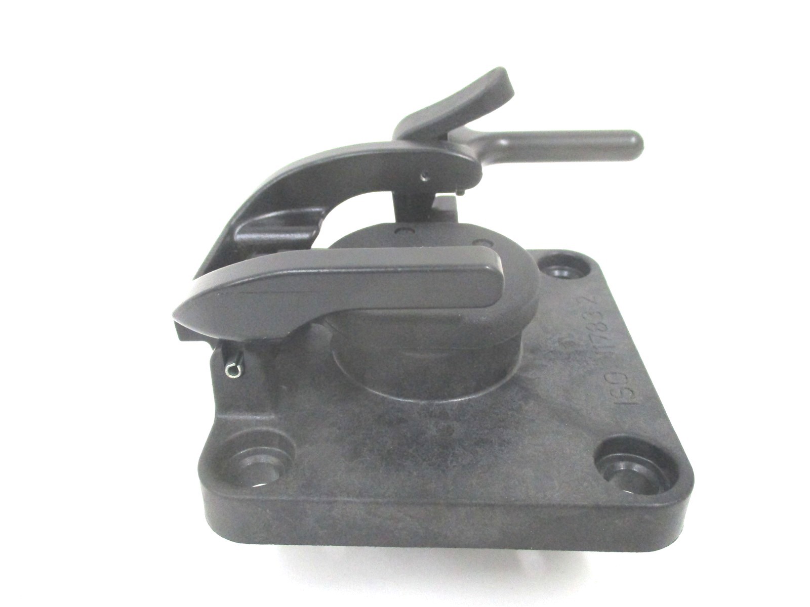 11783-2 BREAK AWAY BUS TRAILER CONNECTOR RECEPTACLE 9-PIN WITH BRACKET RE201033