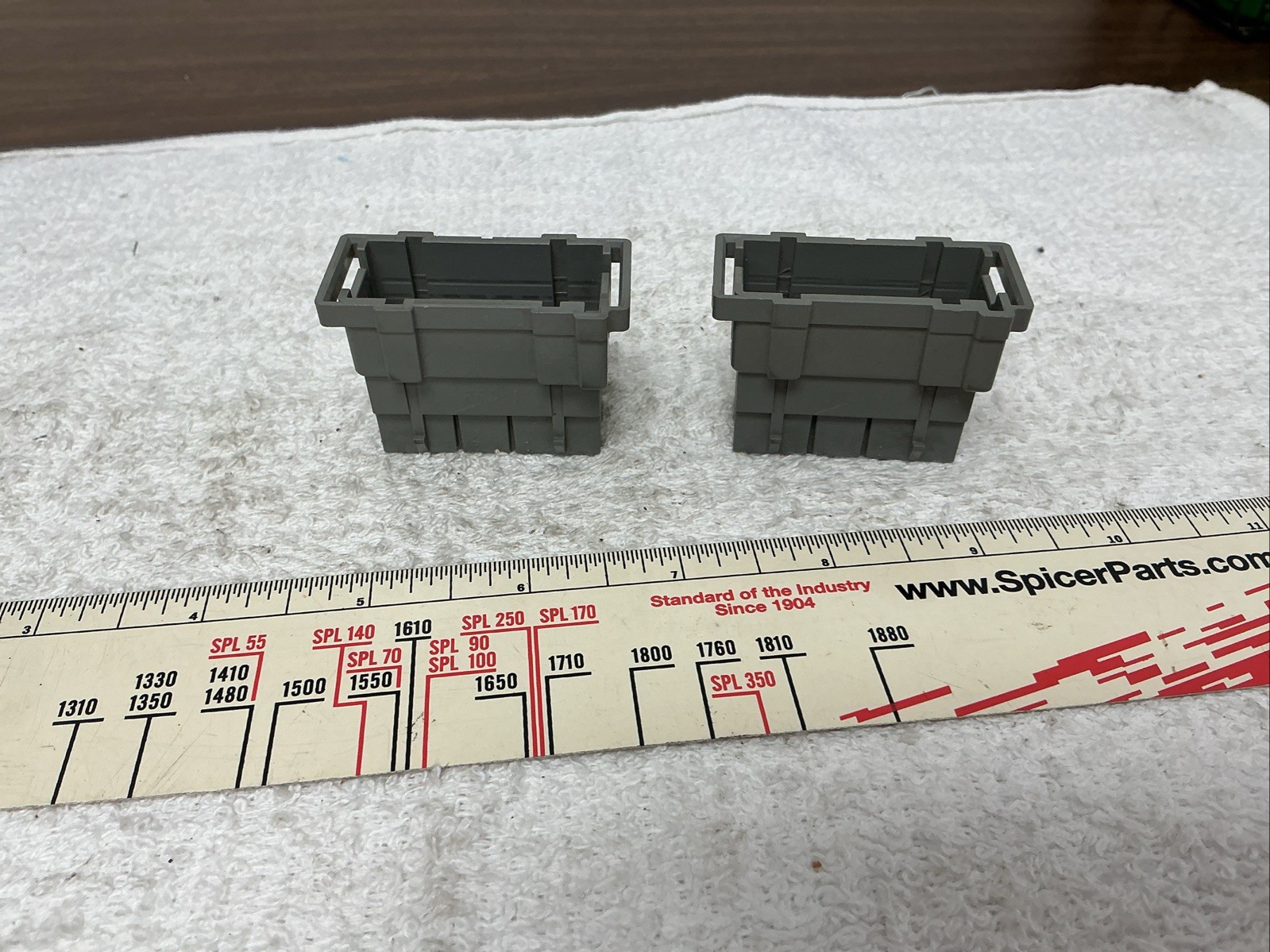 Fits Mack 967AM28 Connector