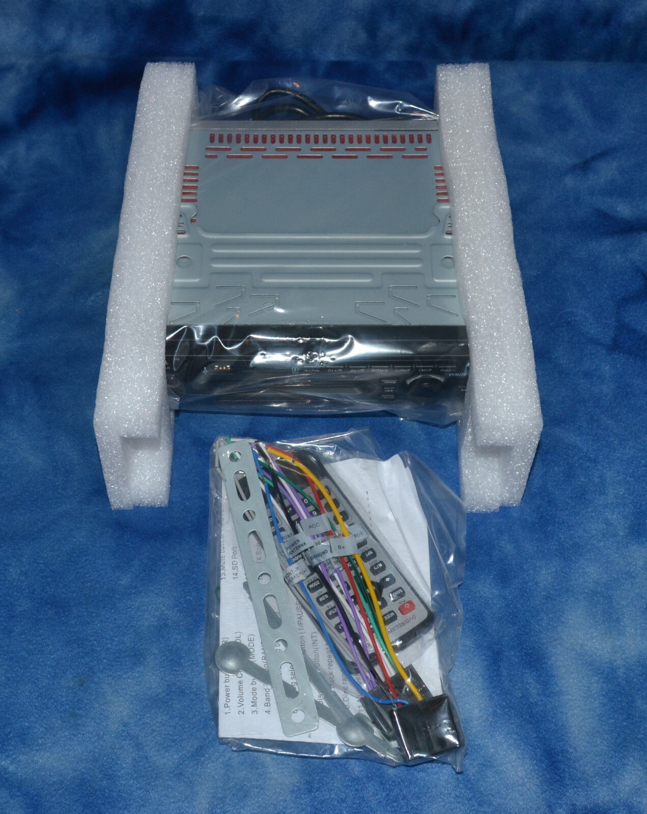 CUSTOM RADIO CORP RADIO 1DIN BUS MEDIA PLAYER REMOTE USB SD DVD 50WX4