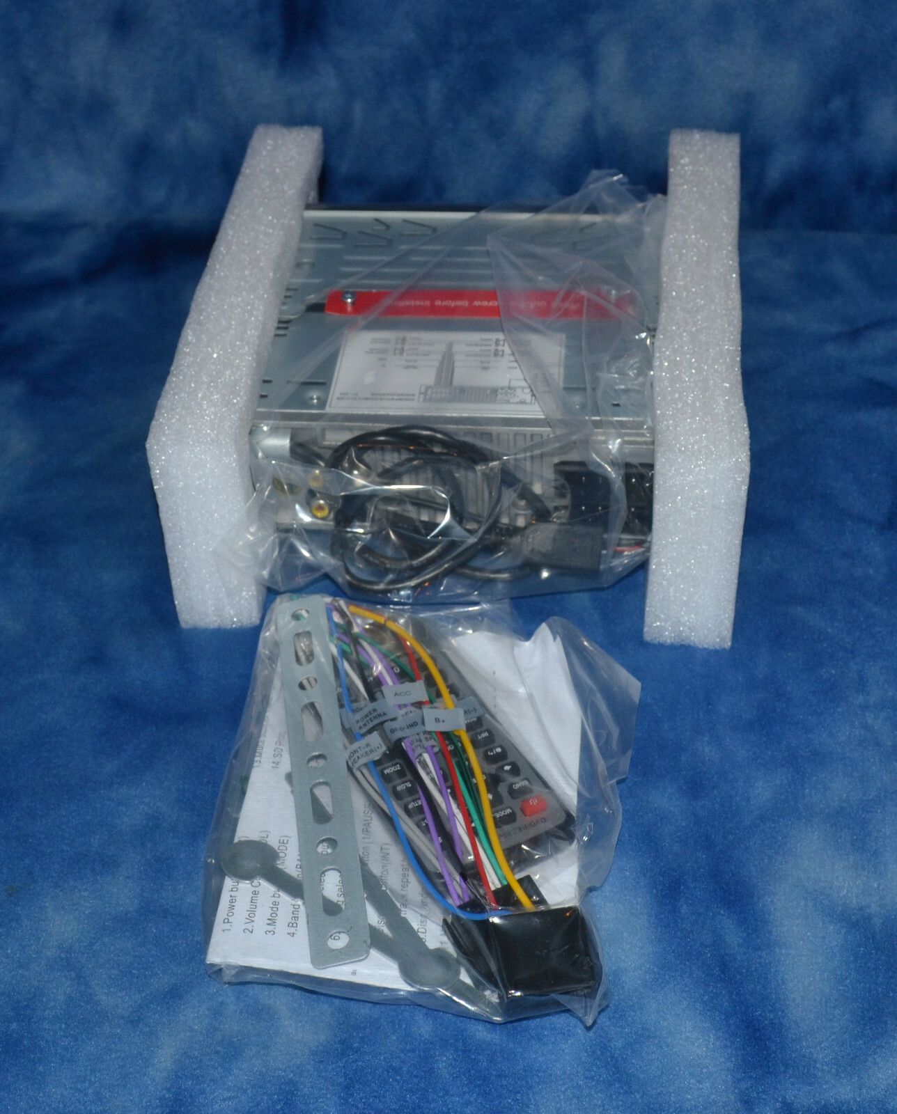 CUSTOM RADIO CORP RADIO 1DIN BUS MEDIA PLAYER REMOTE USB SD DVD 50WX4