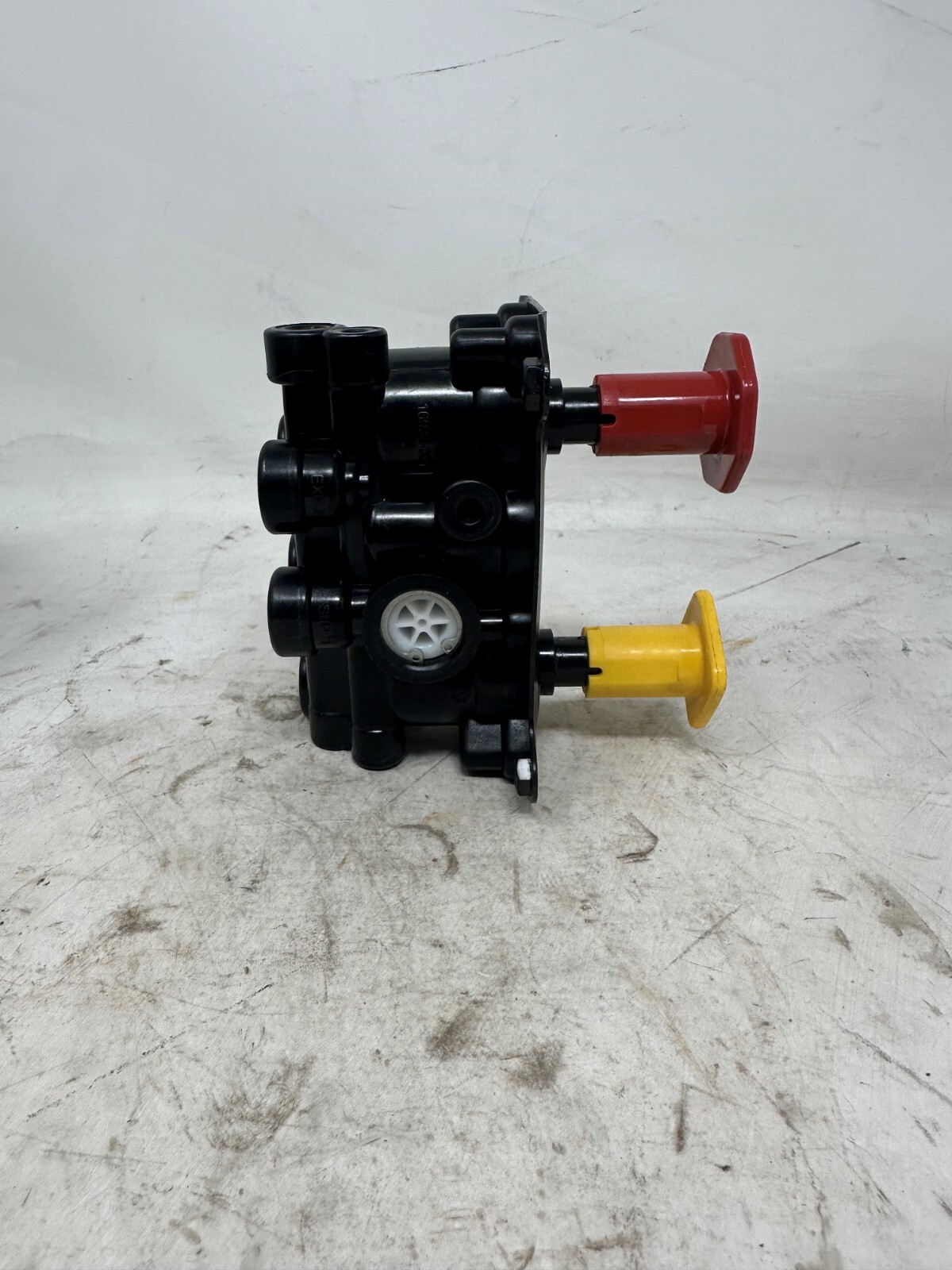 World American WA800519 – Air Brake Control Valve