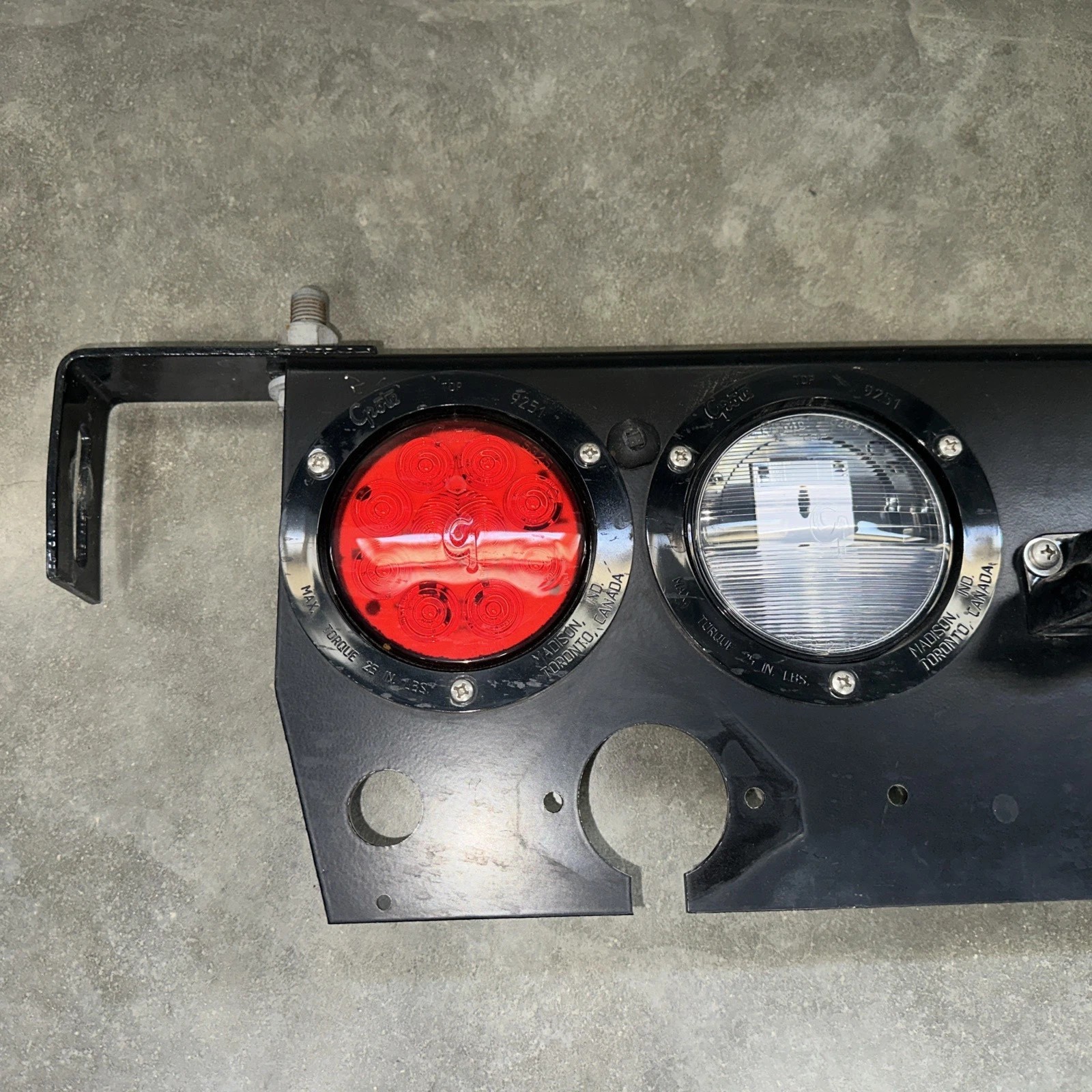 PACCAR GROTE TRUCK LED REAR TAILLIGHT BAR PANEL A11-2264 KW PETERBILT SEMI