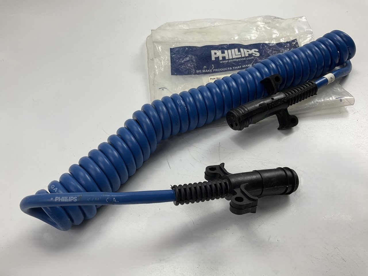 Phillips 19-4712 STA-DRY 12′ Coiled 4-Way Light Duty Cable – Blue