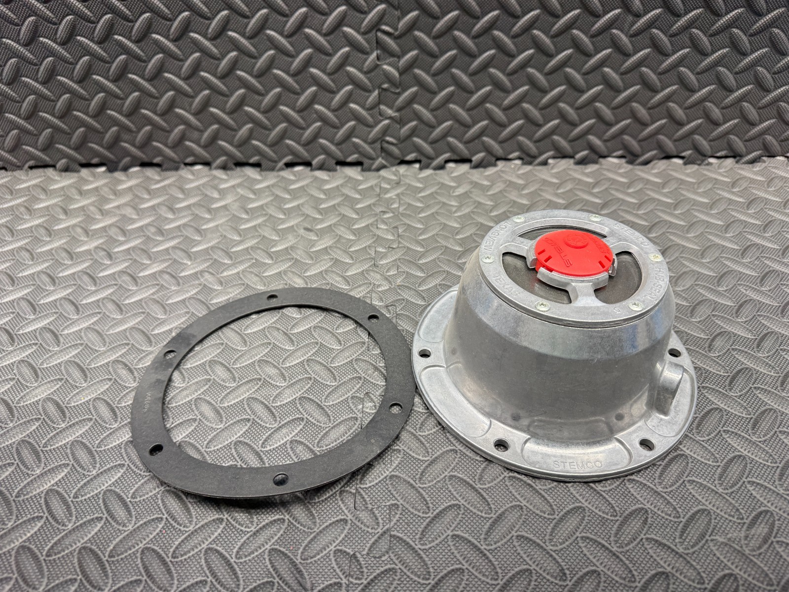 Stemco 349-4195 6-Bolt Integrated Sentinel Grease Wheel Bearing Hub Cap