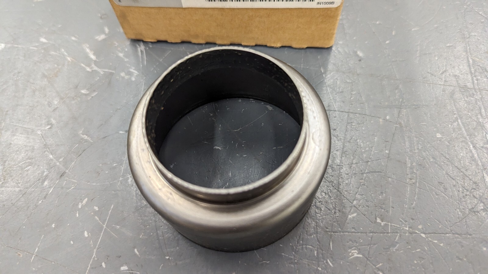 2507999C1 International Sleeve SPL 100 Tube