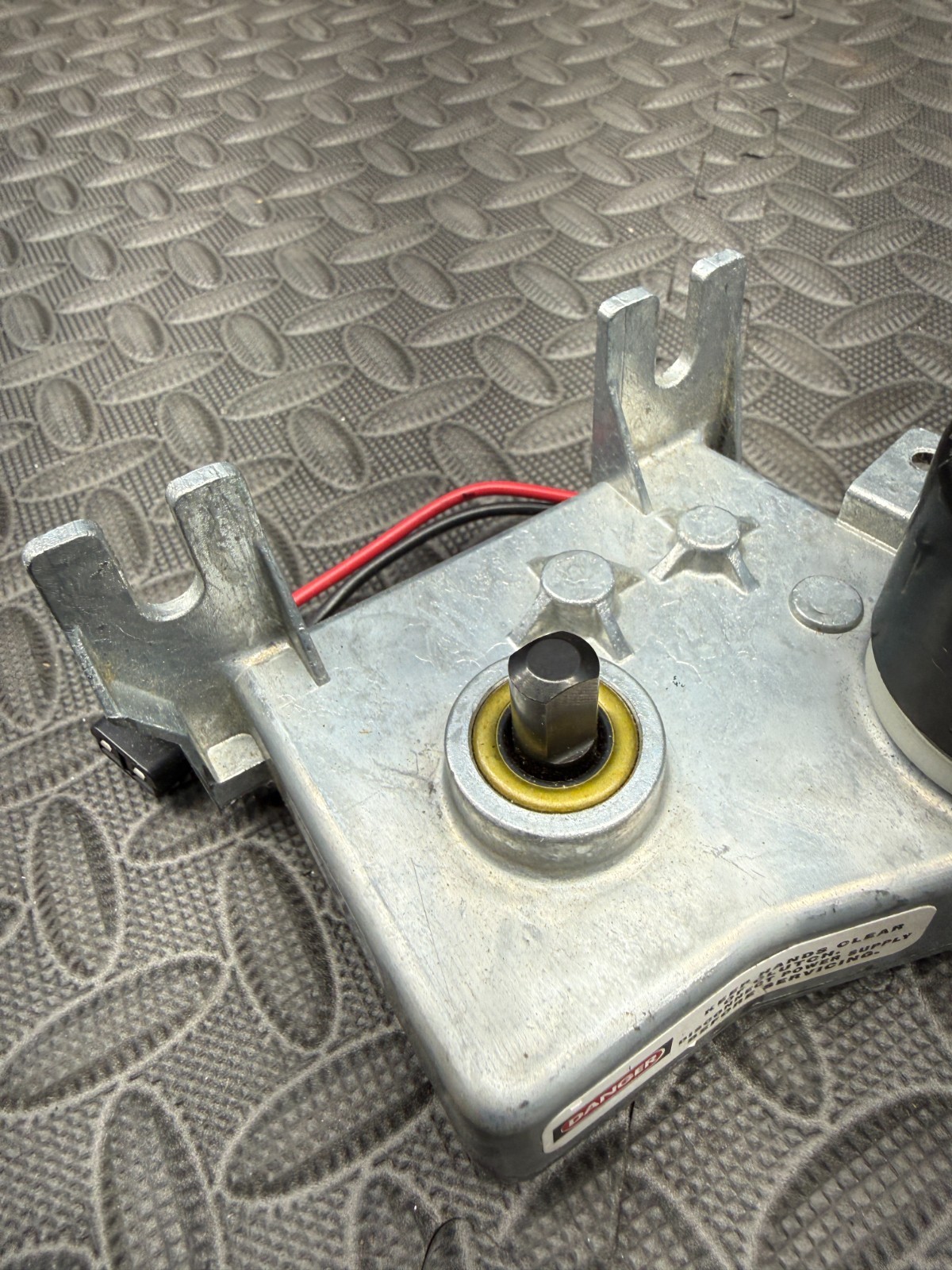 SMA 5172K SMI 7-Series Electric Stop & Crossing Arm Motor with Pigtail Plug