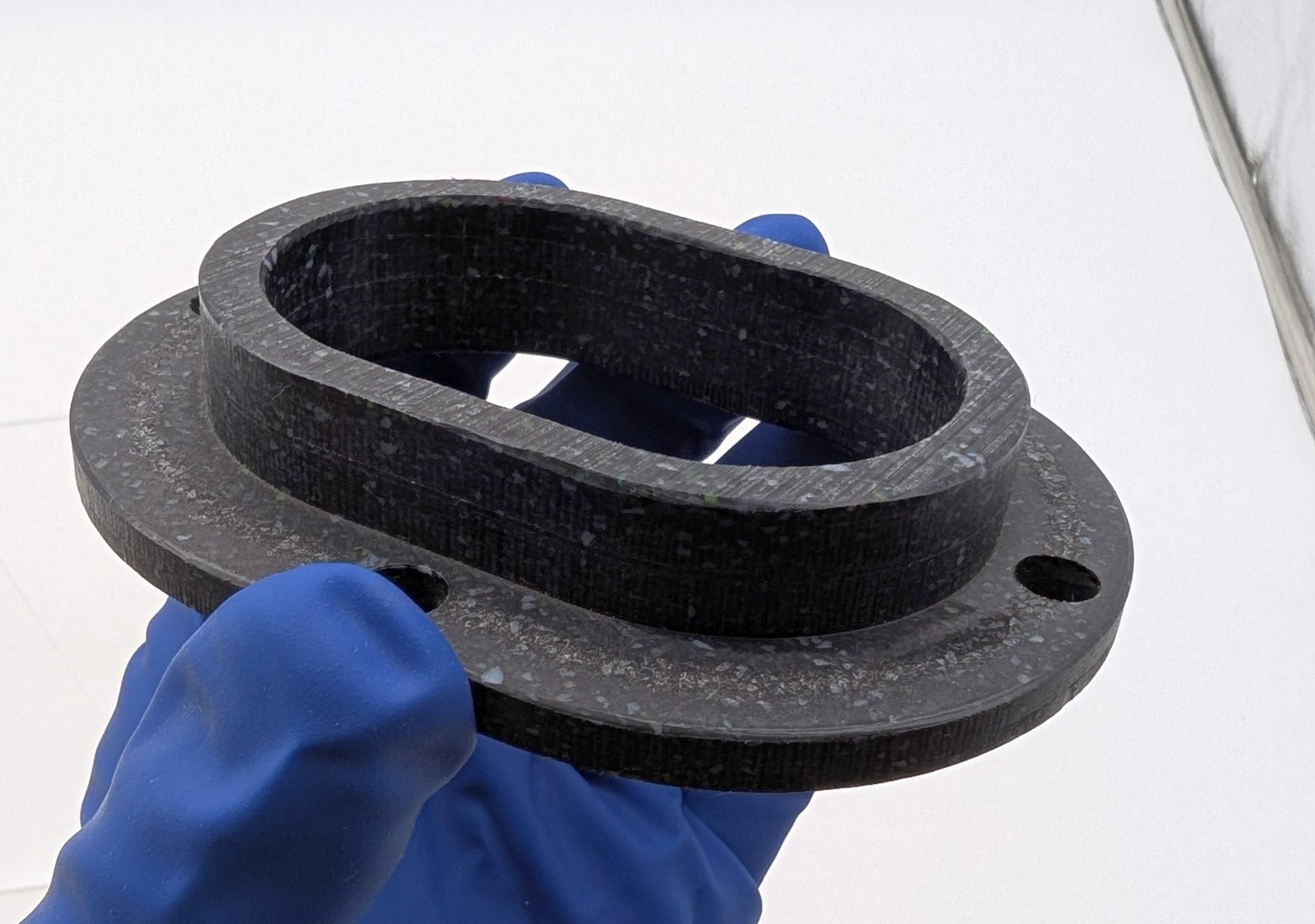 Roadtec 411-201-103 Oval Bushing UHMW 2.75″ x 1.75″ ID 4.25″ x 3.265″ OD 3/4″ L