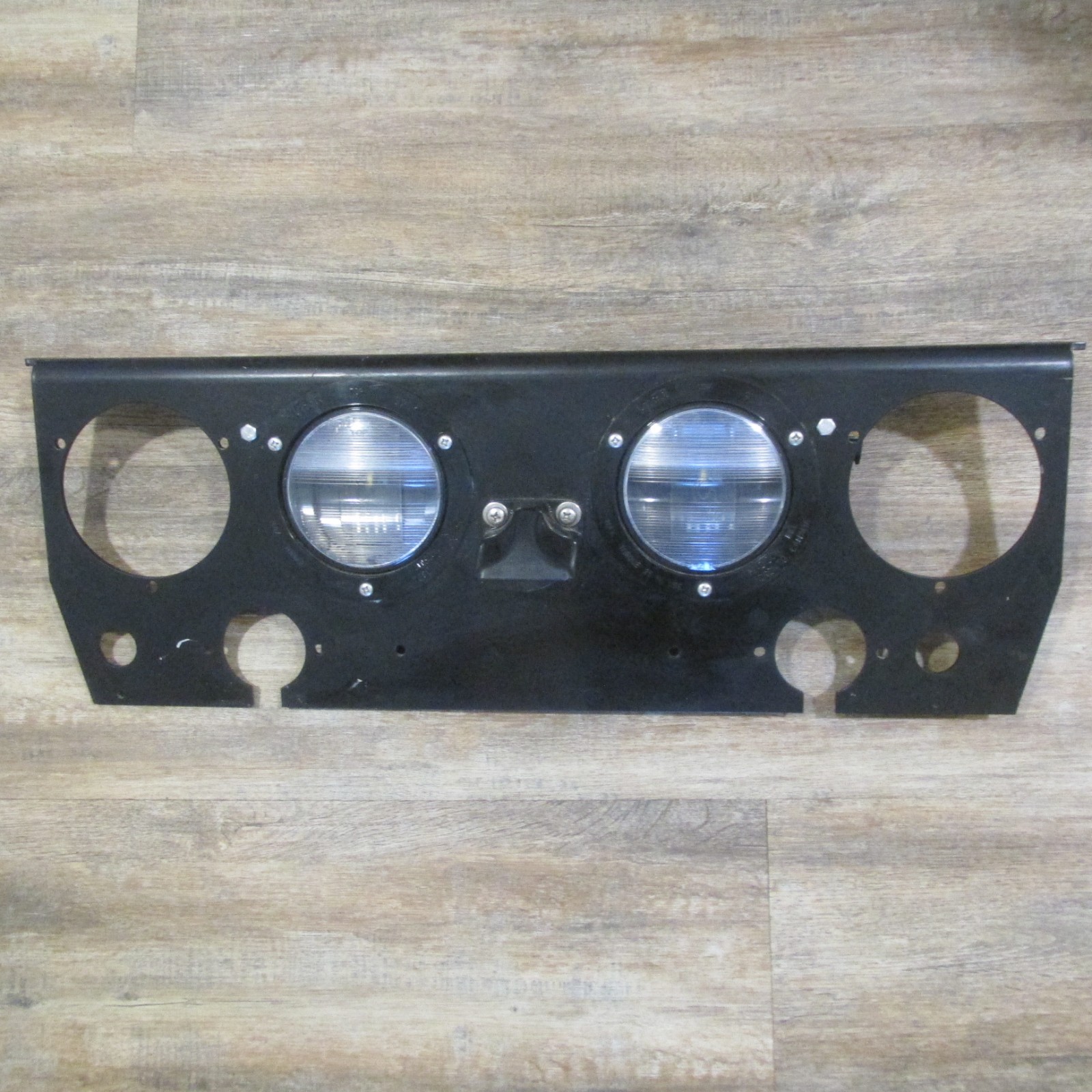 PACCAR A11-2264A TAIL LIGHT PANEL ASSEMBLY WITH GROTE BACK UP & LICENSE LIGHTS