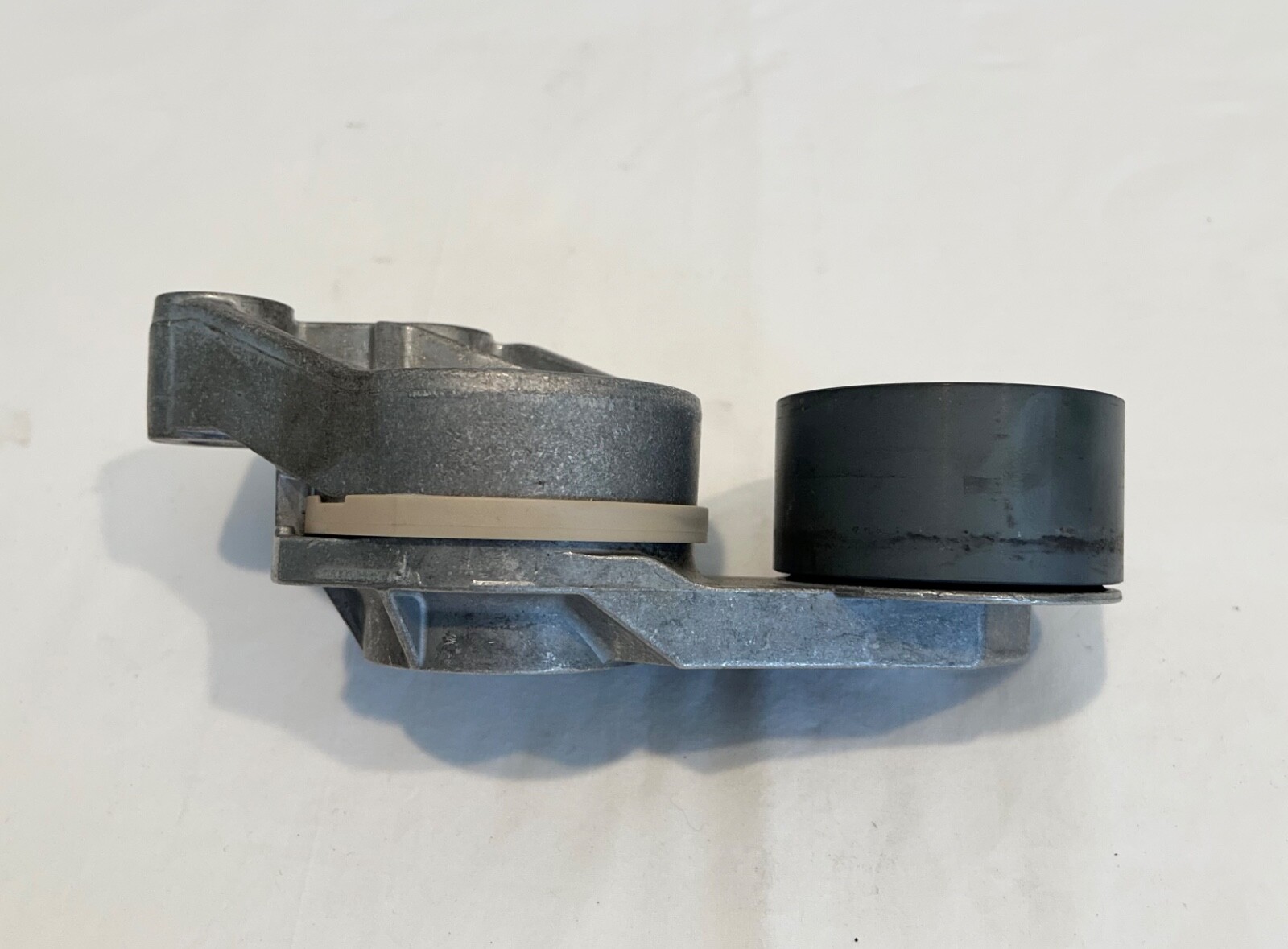GENUINE VOLVO BELT TENSIONER P21422767 NEW