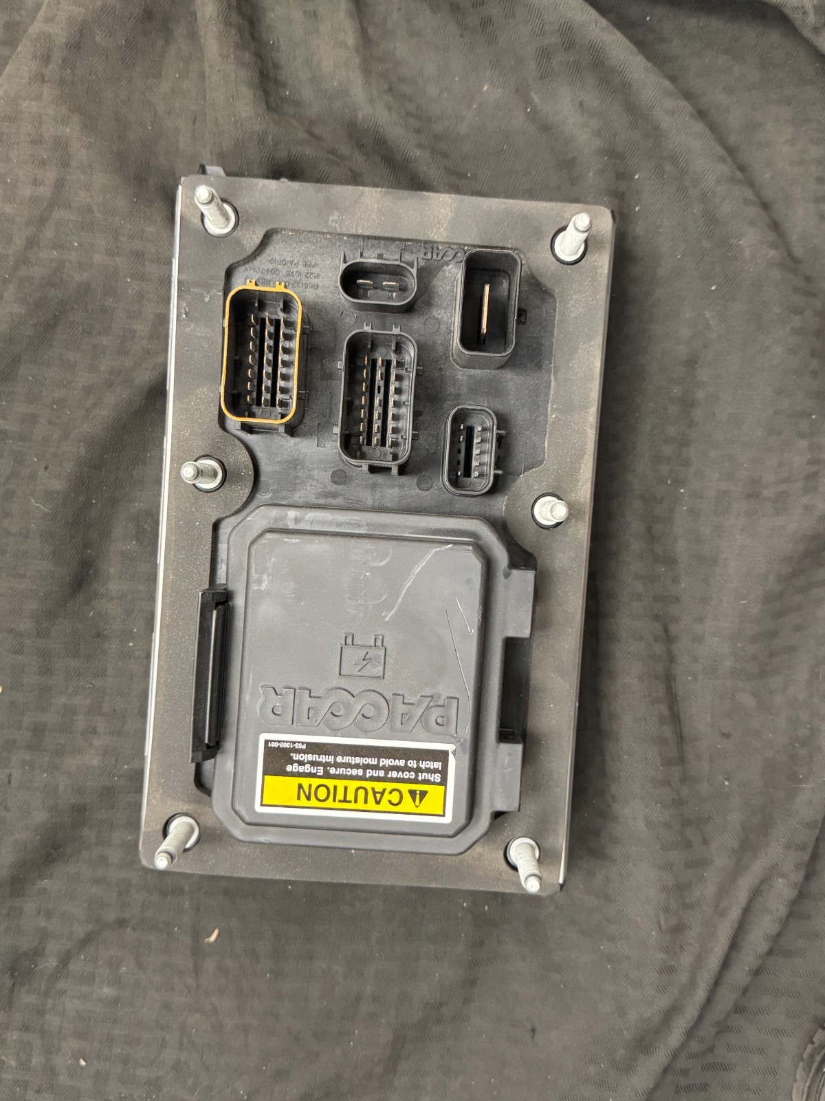 P27-1297-0101 Genuine Paccar Fuse – Assy Cab Pdc OEM – New
