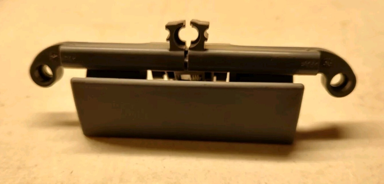 A18-59019-000 Genuine Freightliner Bunk Cabinet HANDLE LATCH – See Pics