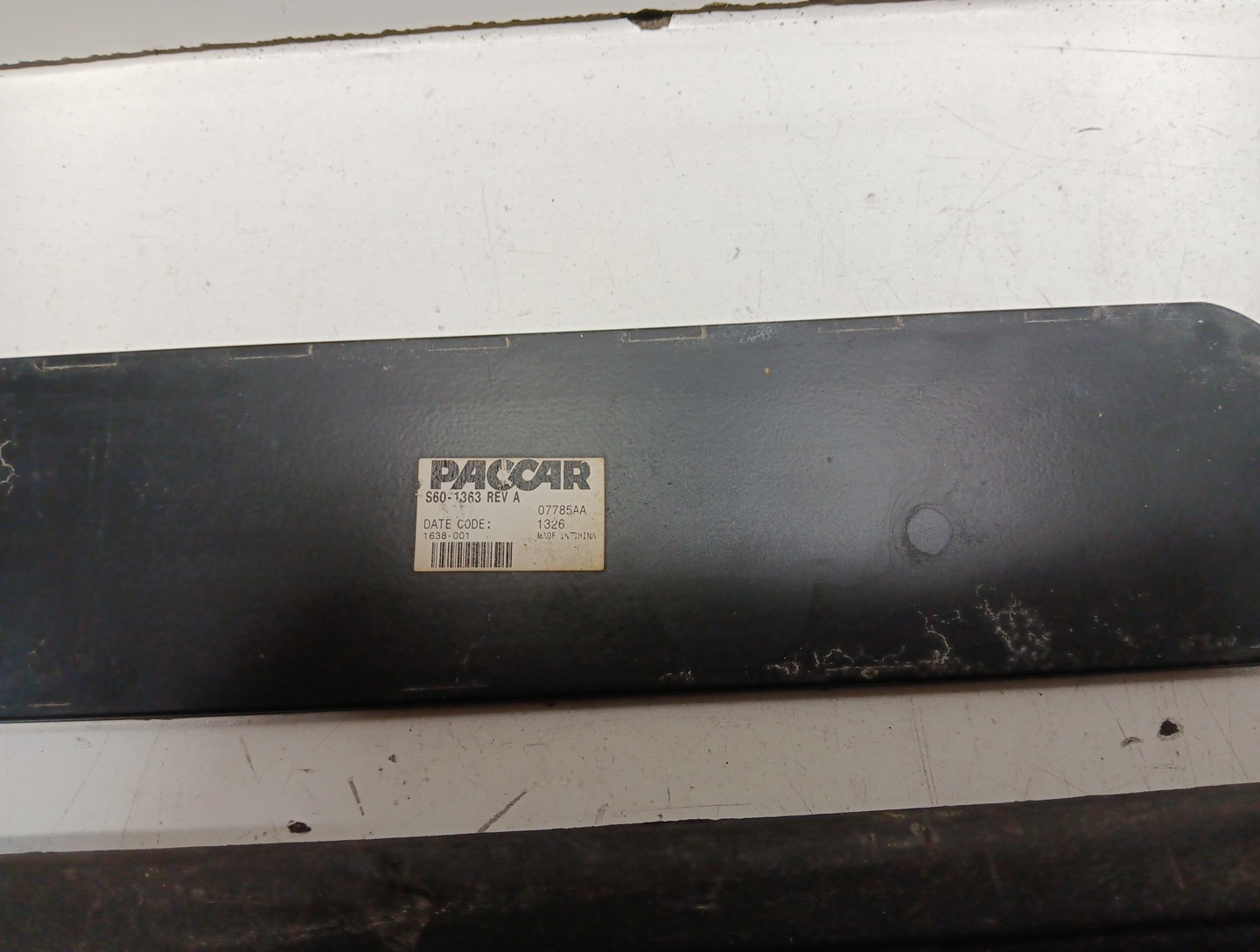 Kenworth T680 S60-1363 OEM With S60-1471-000 Insert Left Side, Item # 3026