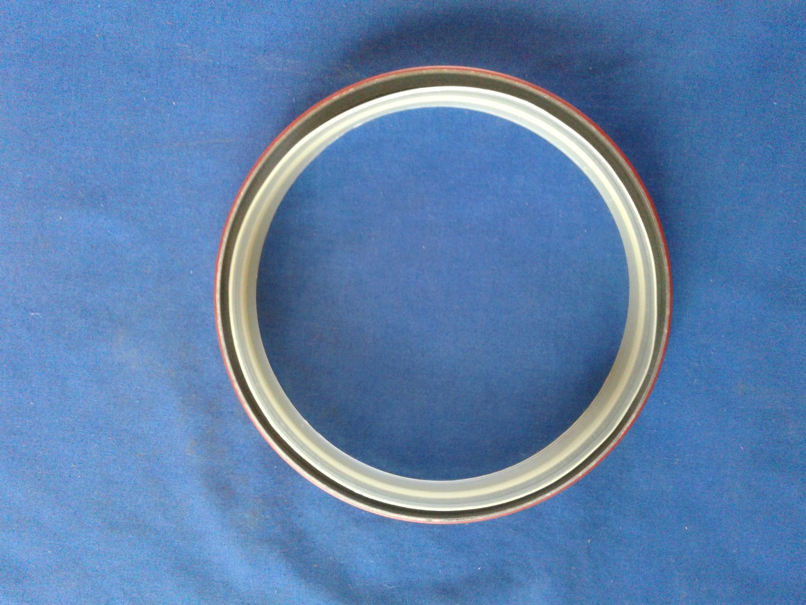 Cummins Federal Mogul Crankshaft Seal # 3006737 Interchange National 39807