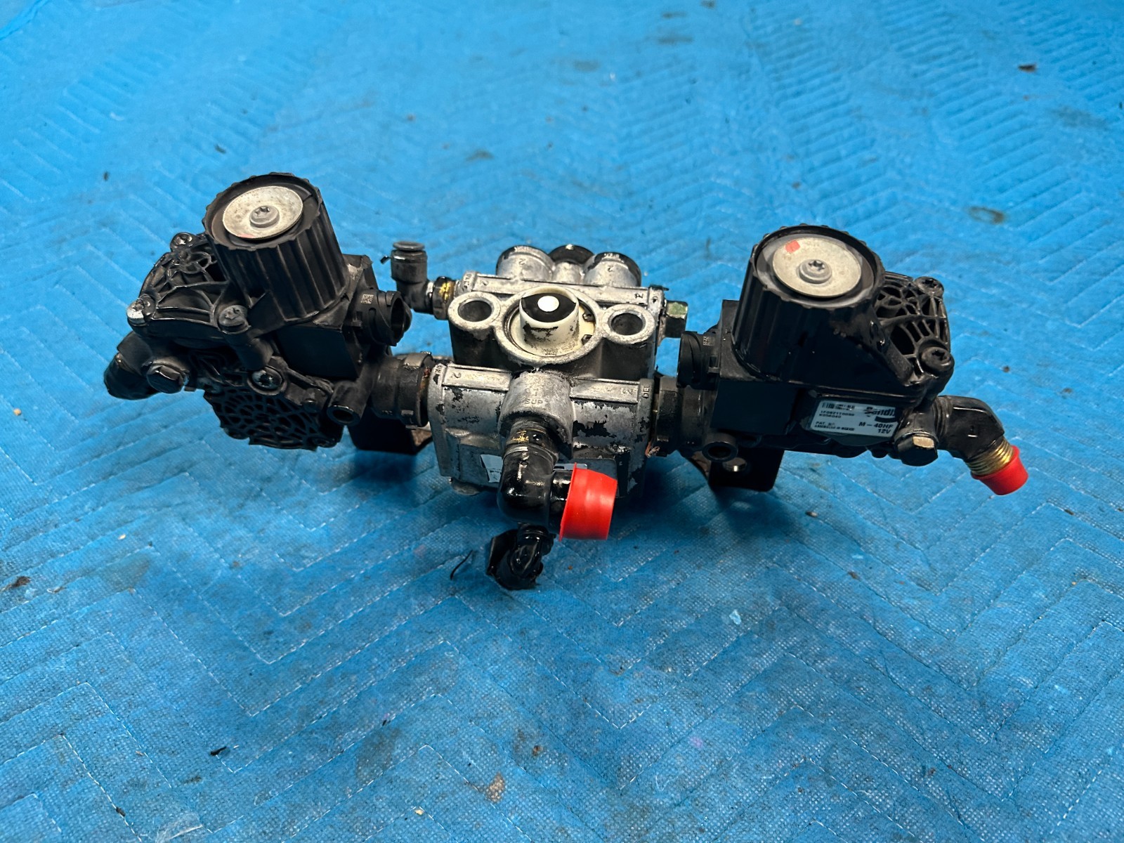 OEM Kenworth T680 Bendix Air Brake Relay Valve+2 M-40HF & Bracket 2022