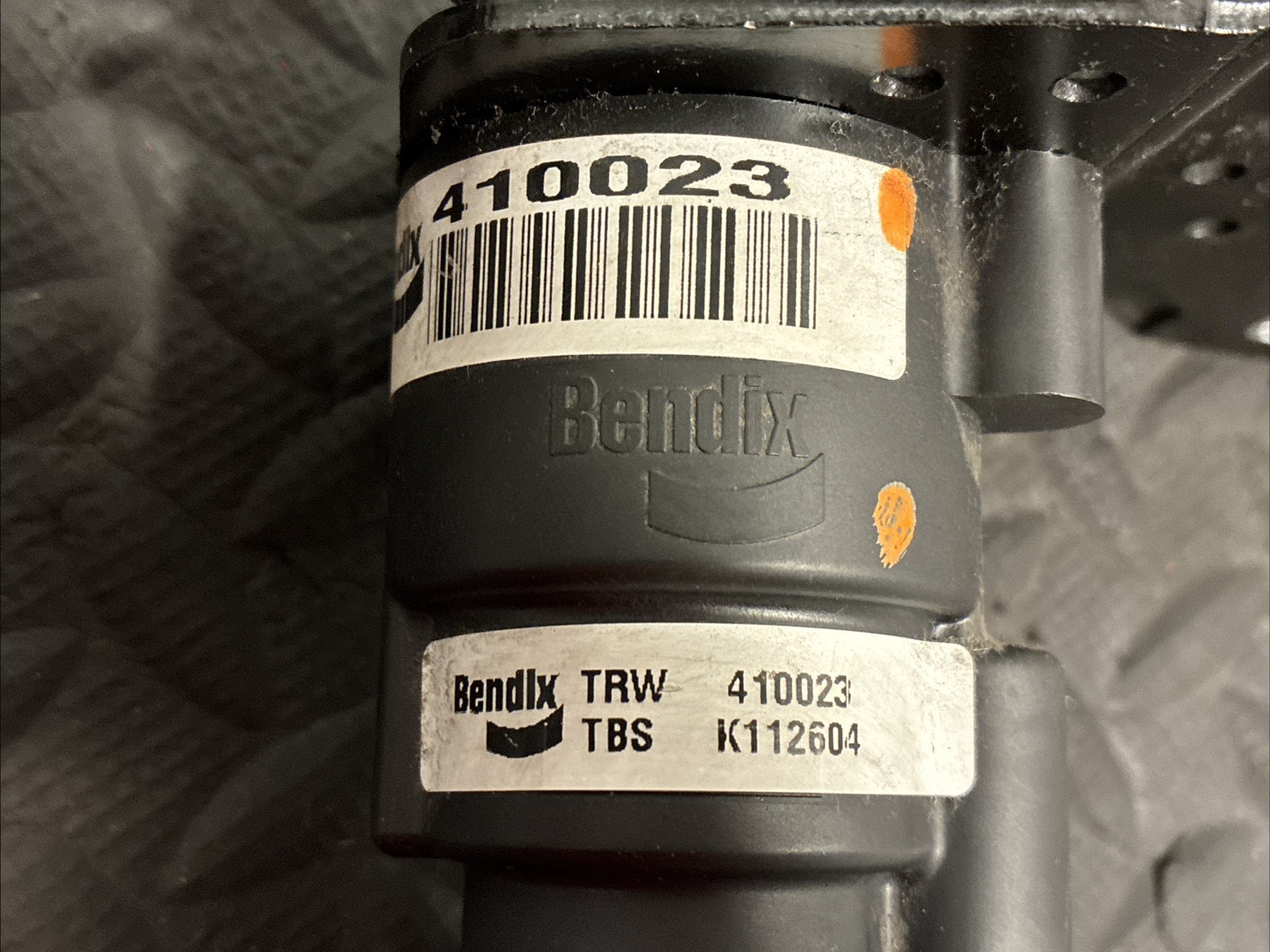 Bendix Air Brake Hand Control Valve w/ Mounting Bracket PN: 410023 (TAG# 17913)