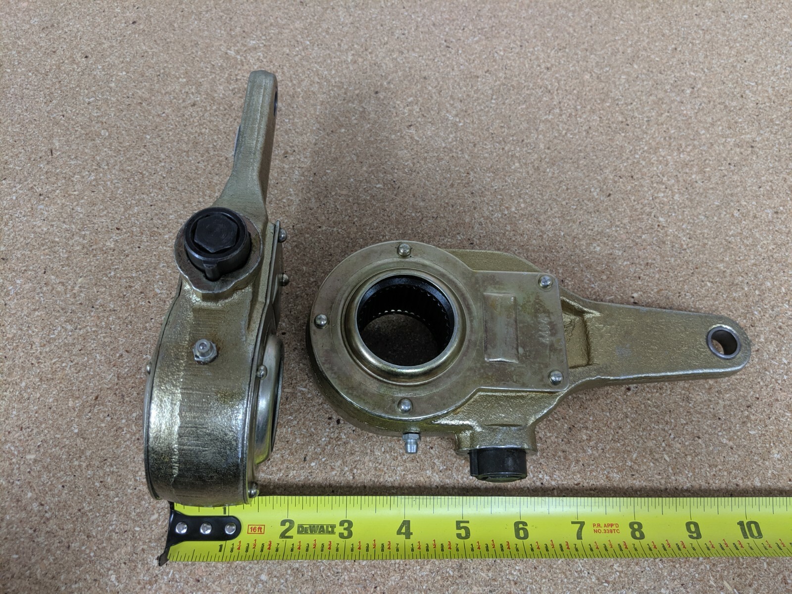 Manual Slack Adjusters. Qty. 2 PDC # 44041 Ref. # Midland KN44041, Bendix 283411